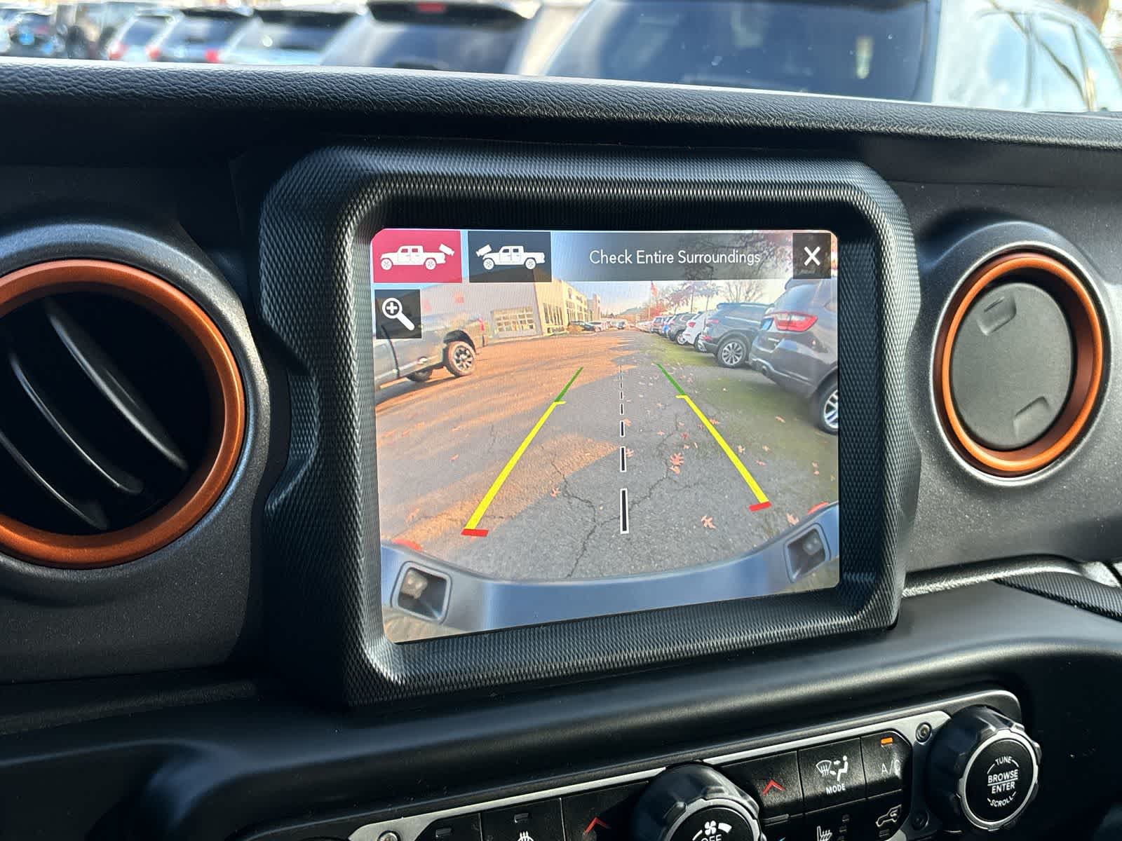 Thumbnail: 2021 Jeep Gladiator - 24