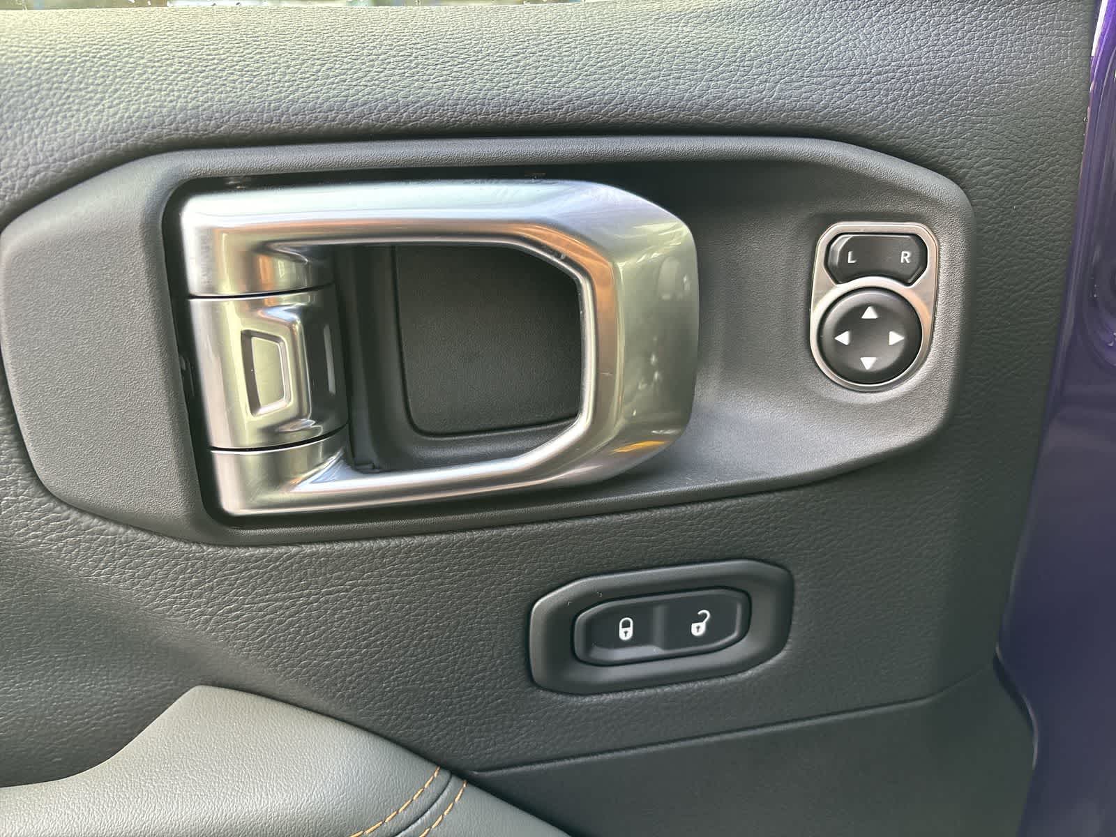 Thumbnail: 2026 Jeep Gladiator - 9