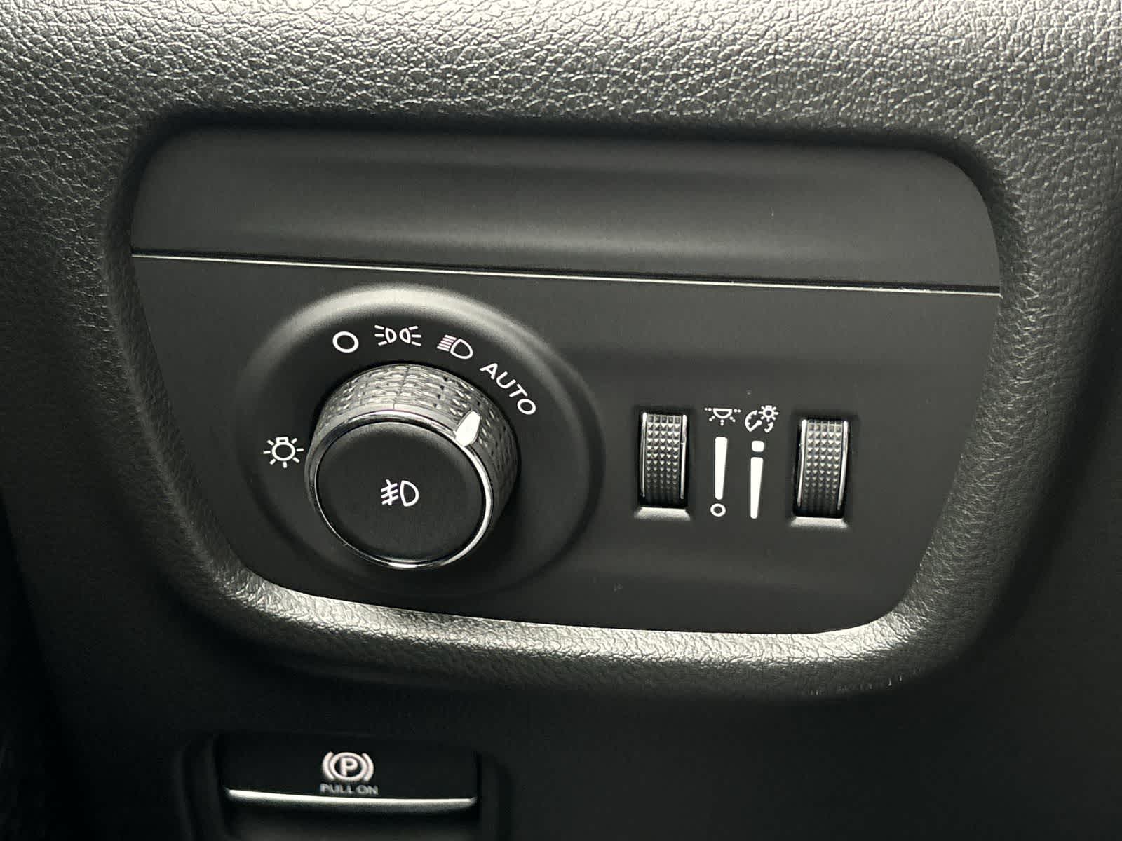 Thumbnail: 2025 Jeep Grand Cherokee - 9