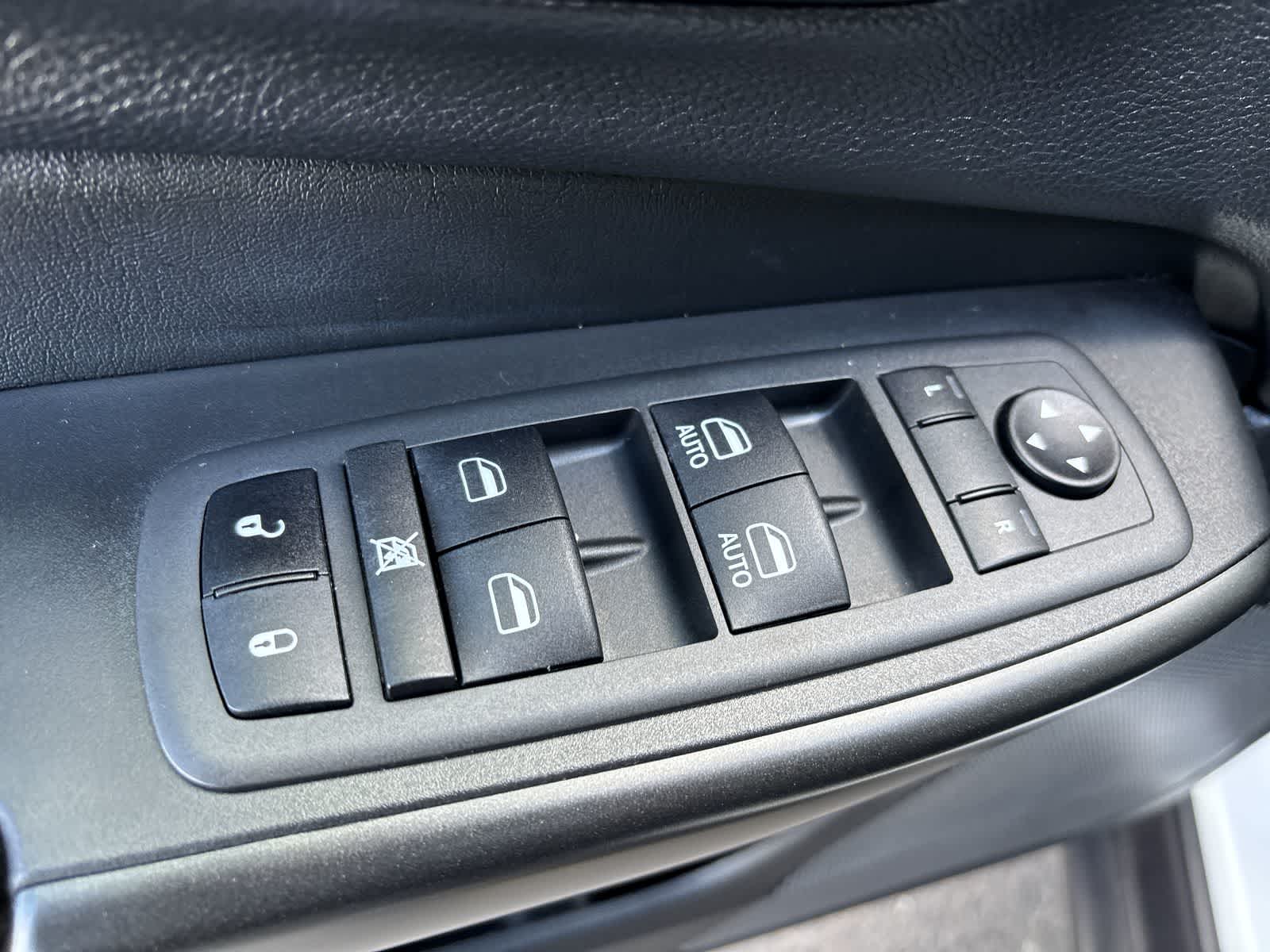 Thumbnail: 2022 Jeep Cherokee - 10
