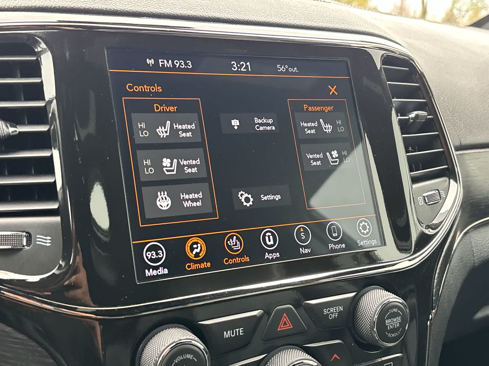 Thumbnail: 2021 Jeep Grand Cherokee - 17