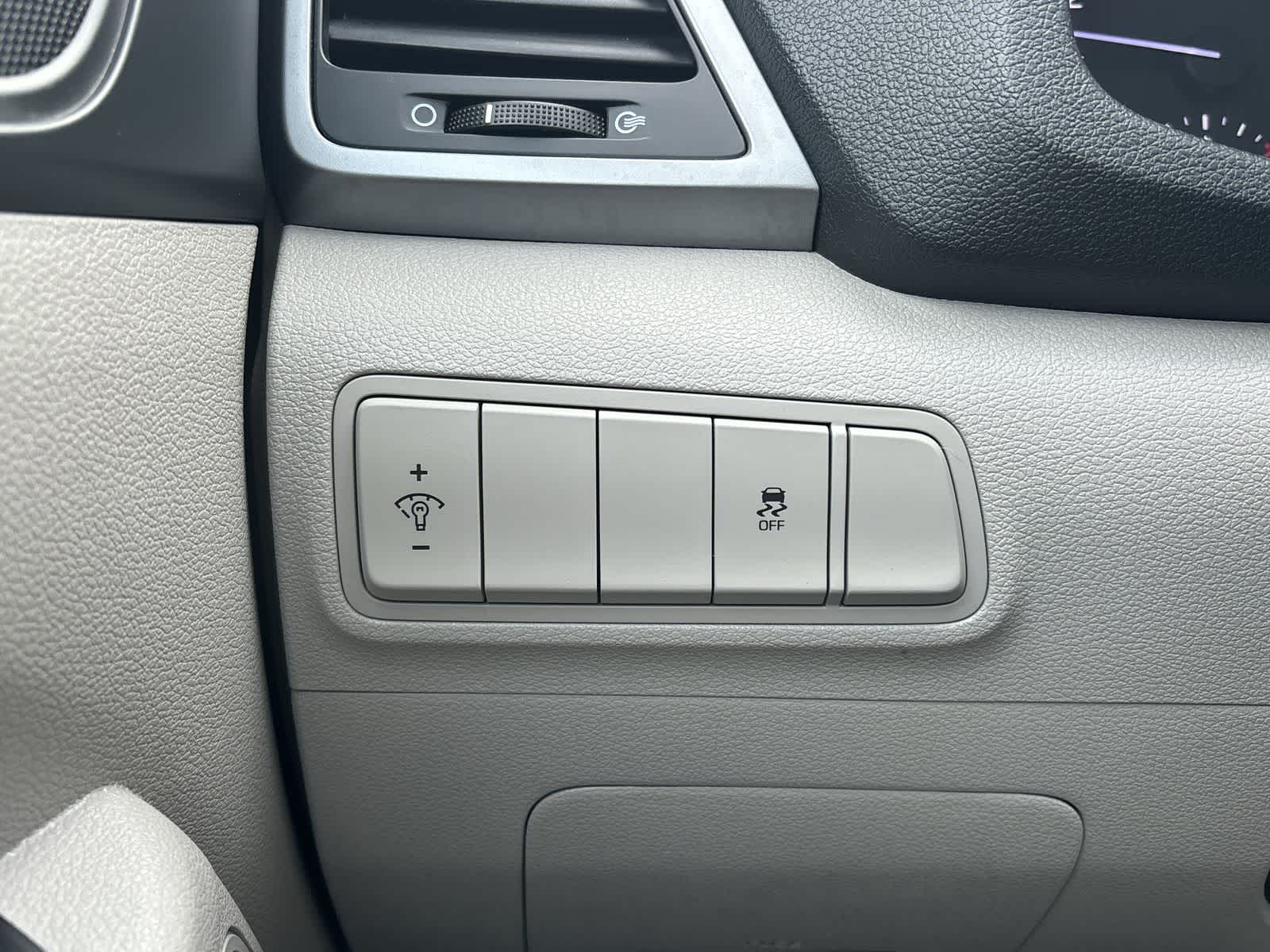 Thumbnail: 2018 Hyundai Tucson - 16