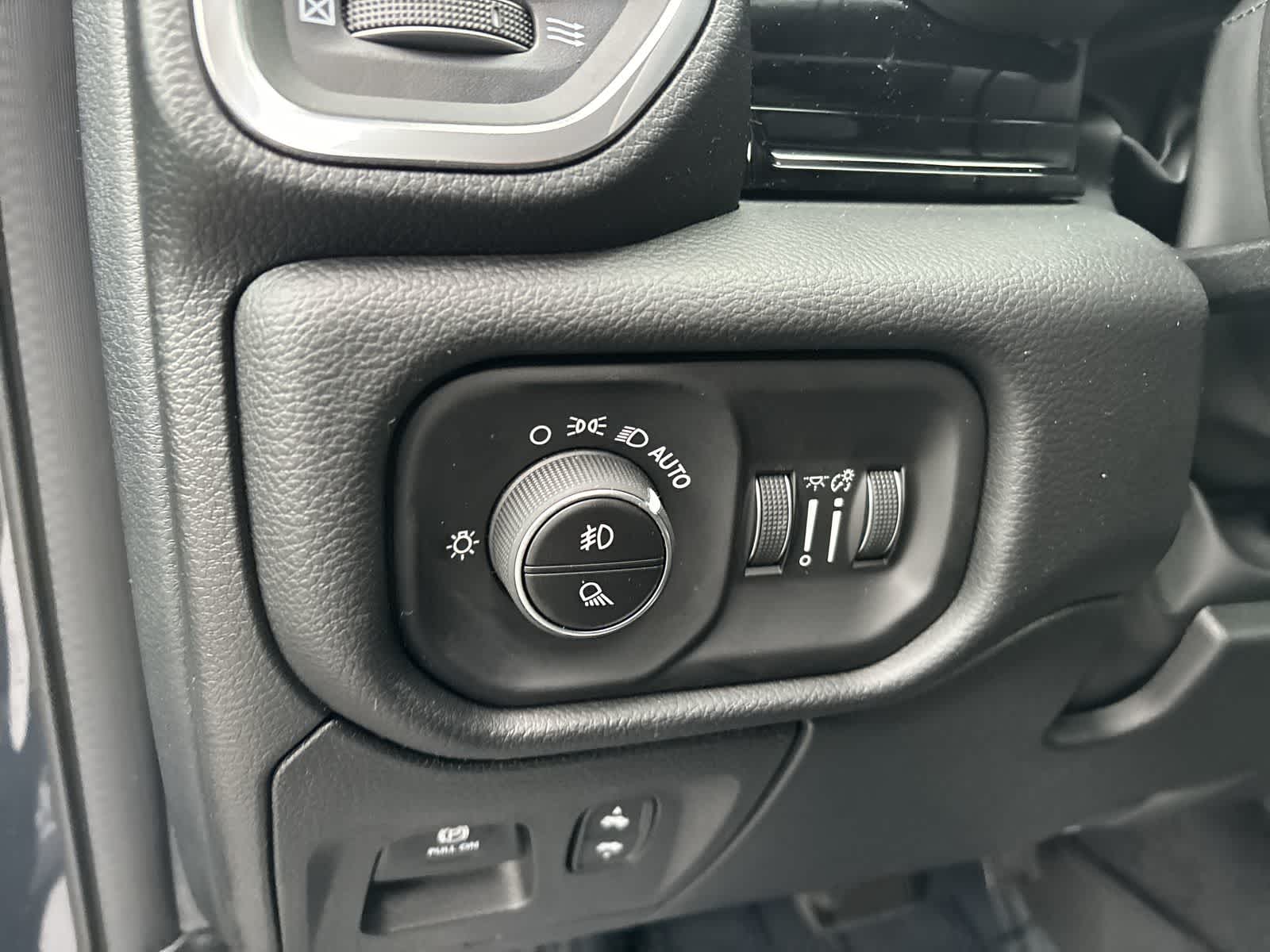 Thumbnail: 2026 RAM 1500 - 11