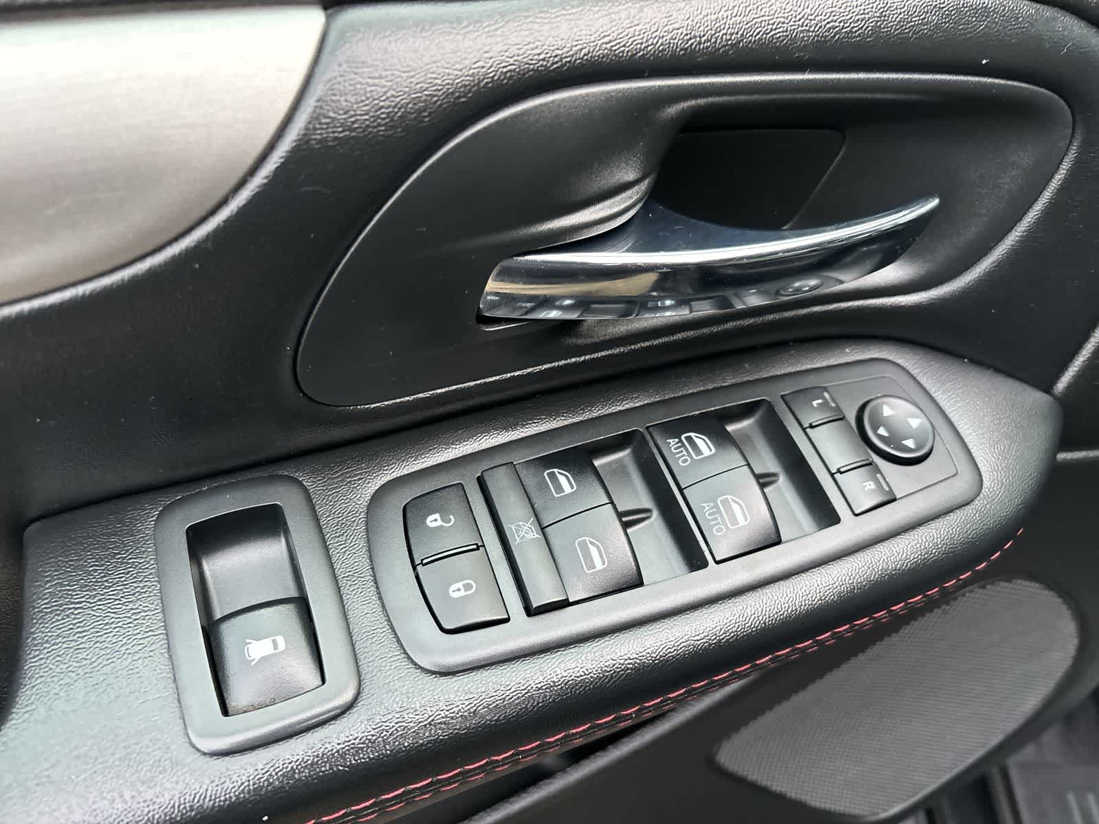 Thumbnail: 2019 Dodge Grand Caravan - 9