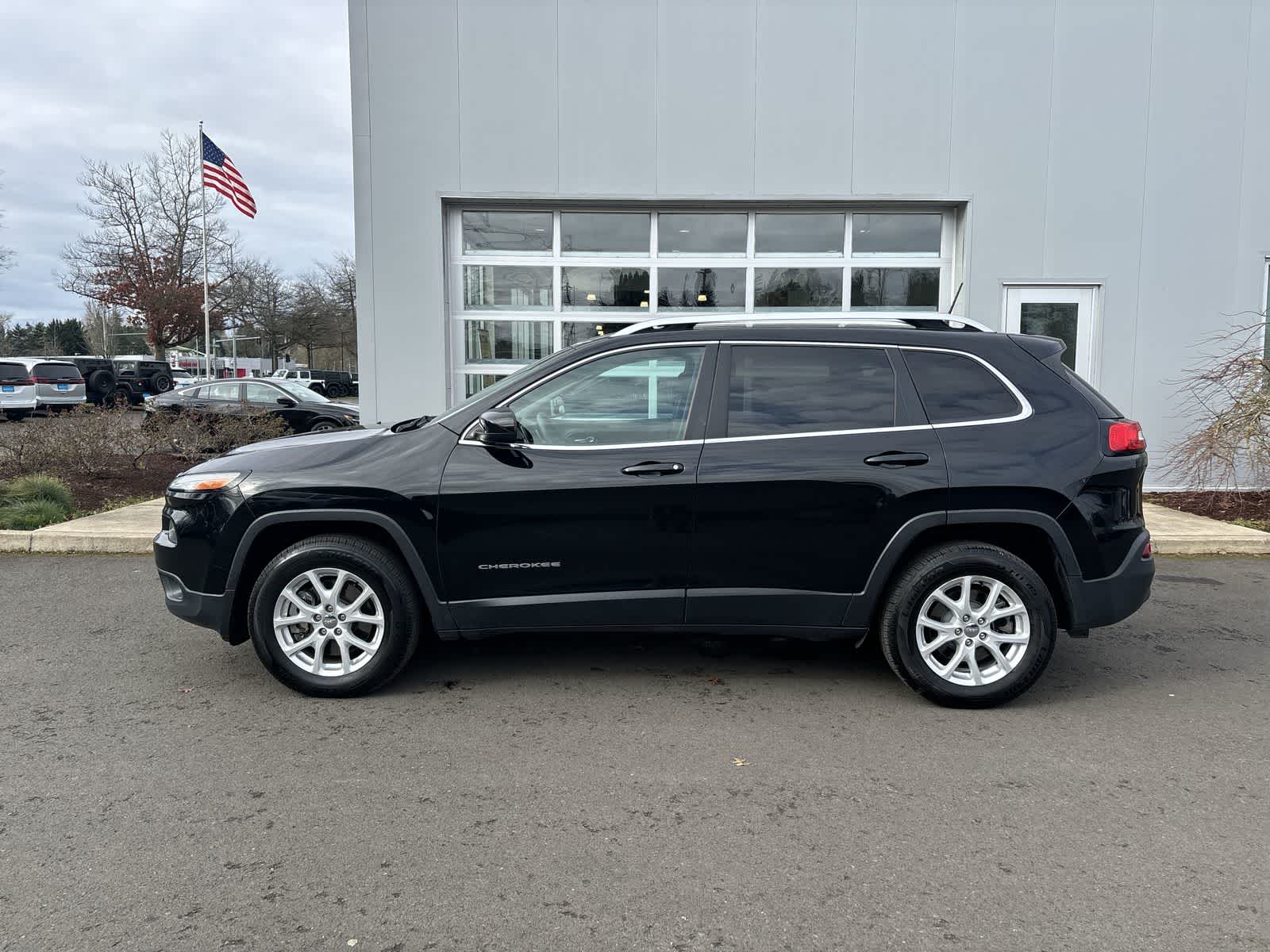 Thumbnail: 2018 Jeep Cherokee - 2
