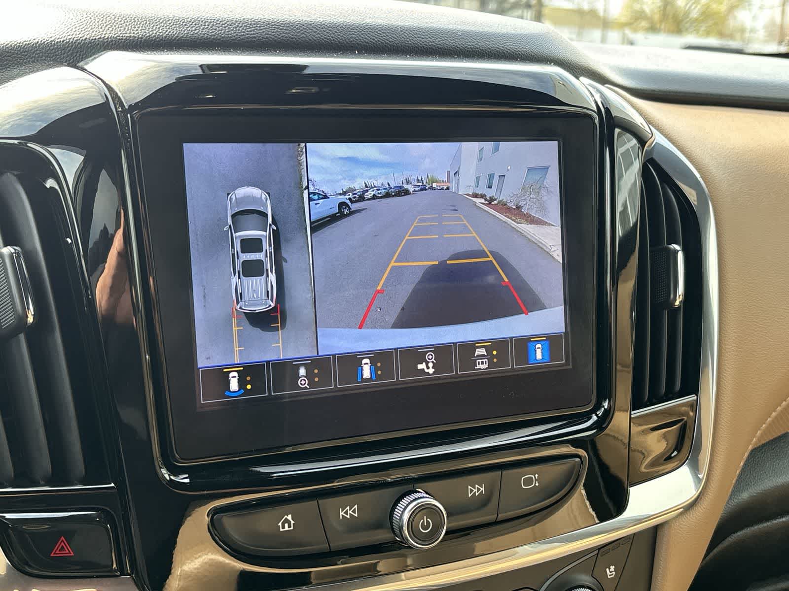 Thumbnail: 2023 Chevrolet Traverse - 23