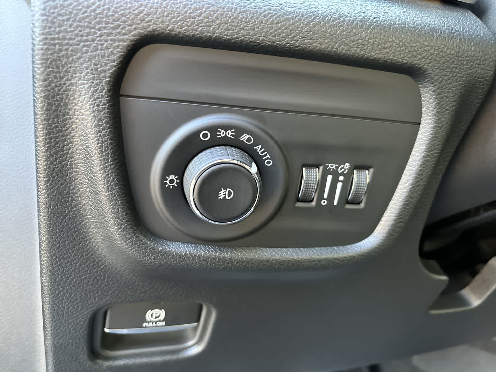 Thumbnail: 2025 Jeep Grand Cherokee - 10