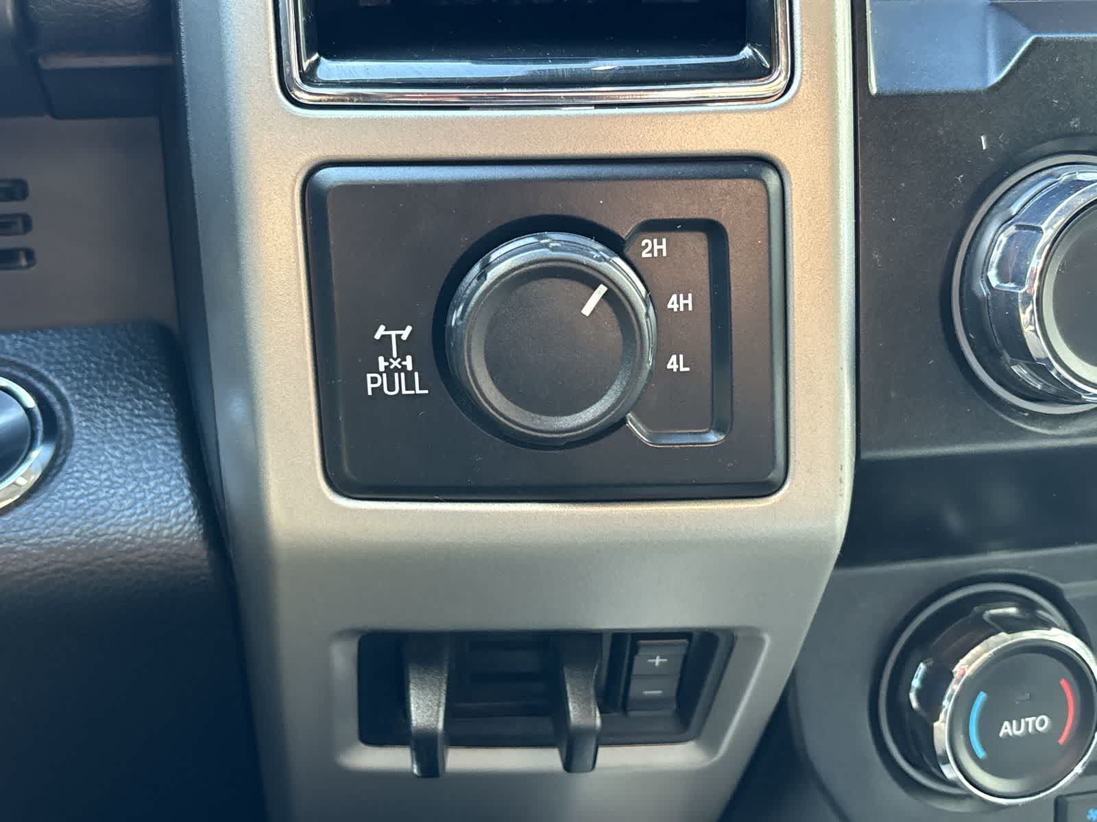 Thumbnail: 2020 Ford F-350 - 30