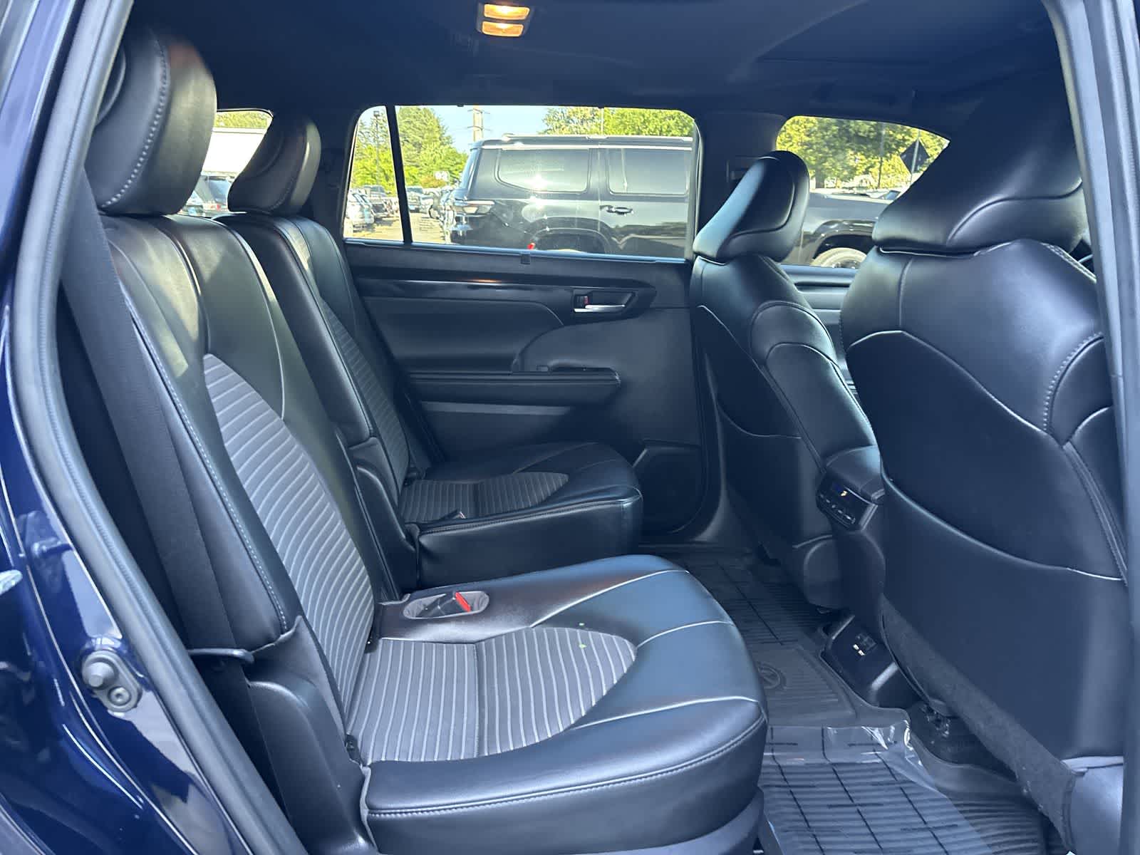 Thumbnail: 2021 Toyota Highlander - 4