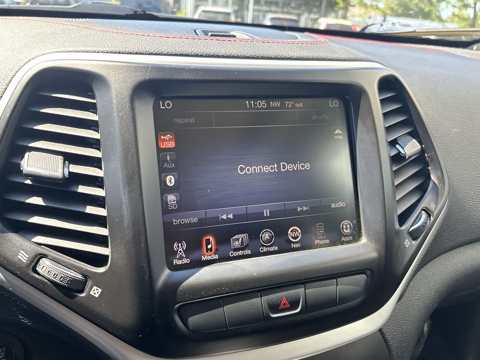 Thumbnail: 2014 Jeep Cherokee - 18