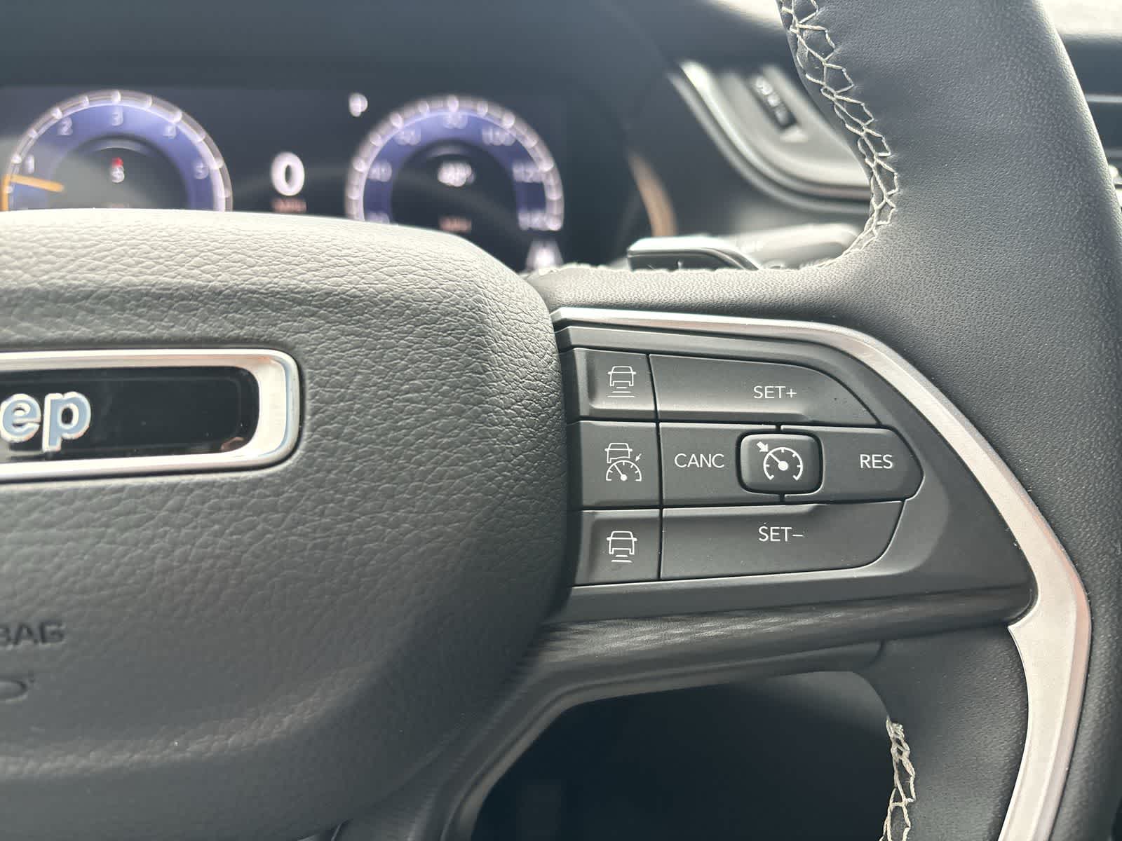 Thumbnail: 2023 Jeep Grand Cherokee - 15