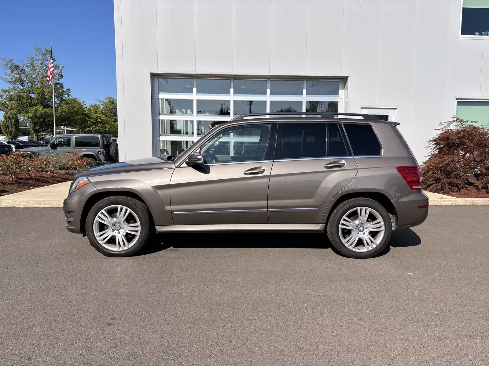 Used 2015 Mercedes-Benz GLK-Class GLK350 with VIN WDCGG8JB9FG435201 for sale in Eugene, OR