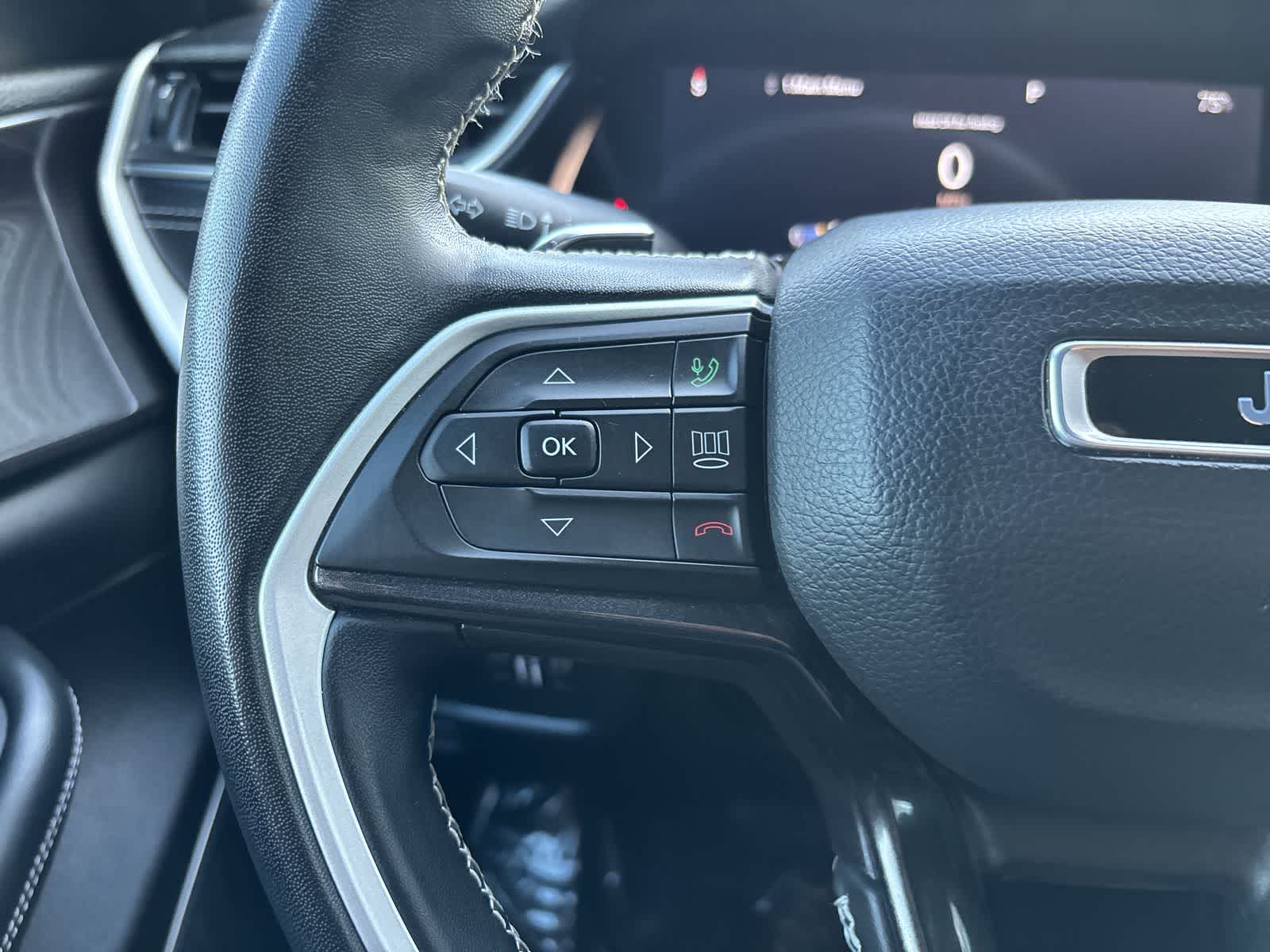 Thumbnail: 2022 Jeep Grand Cherokee - 11