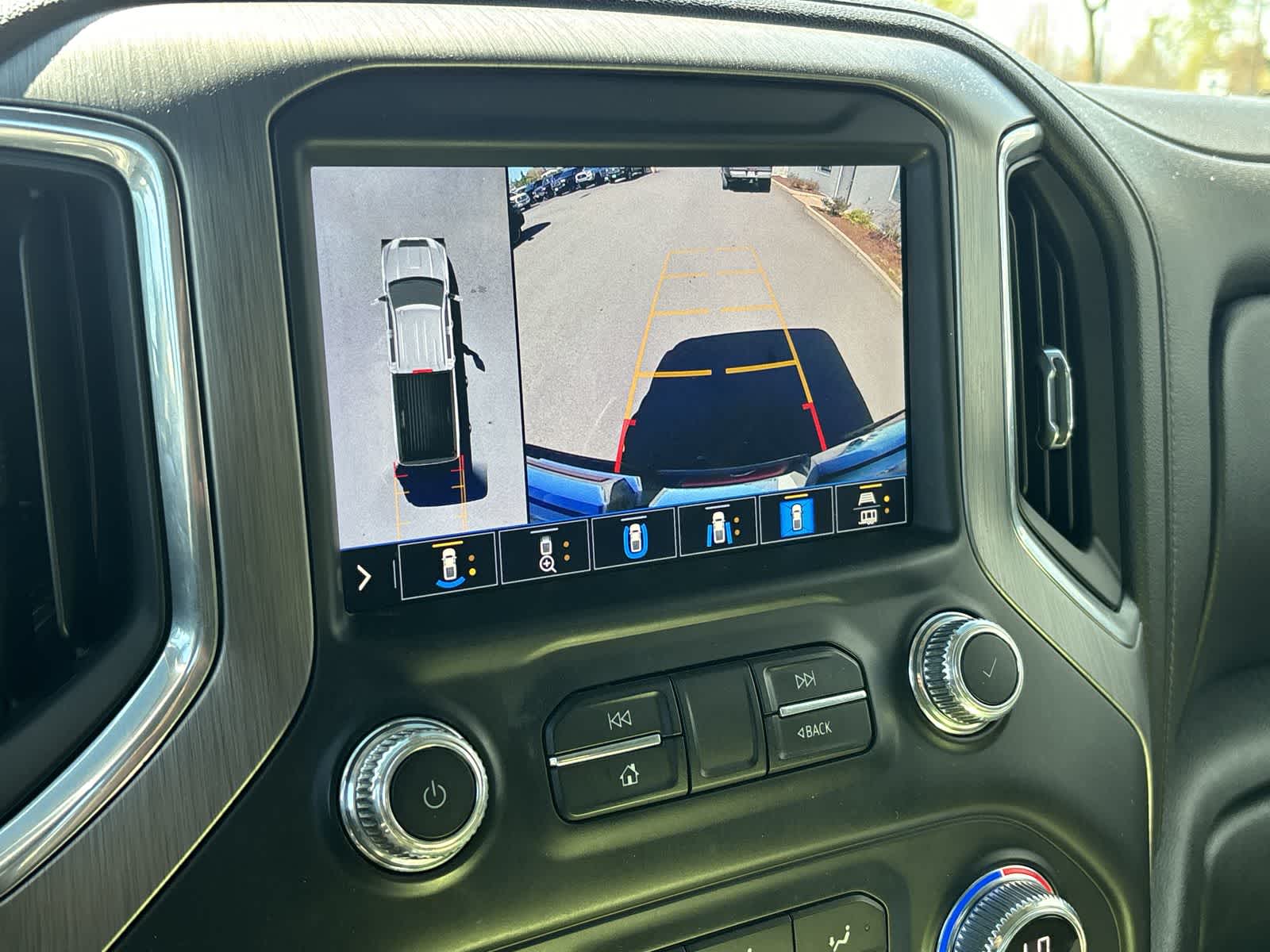 Thumbnail: 2020 GMC Sierra 3500 - 18