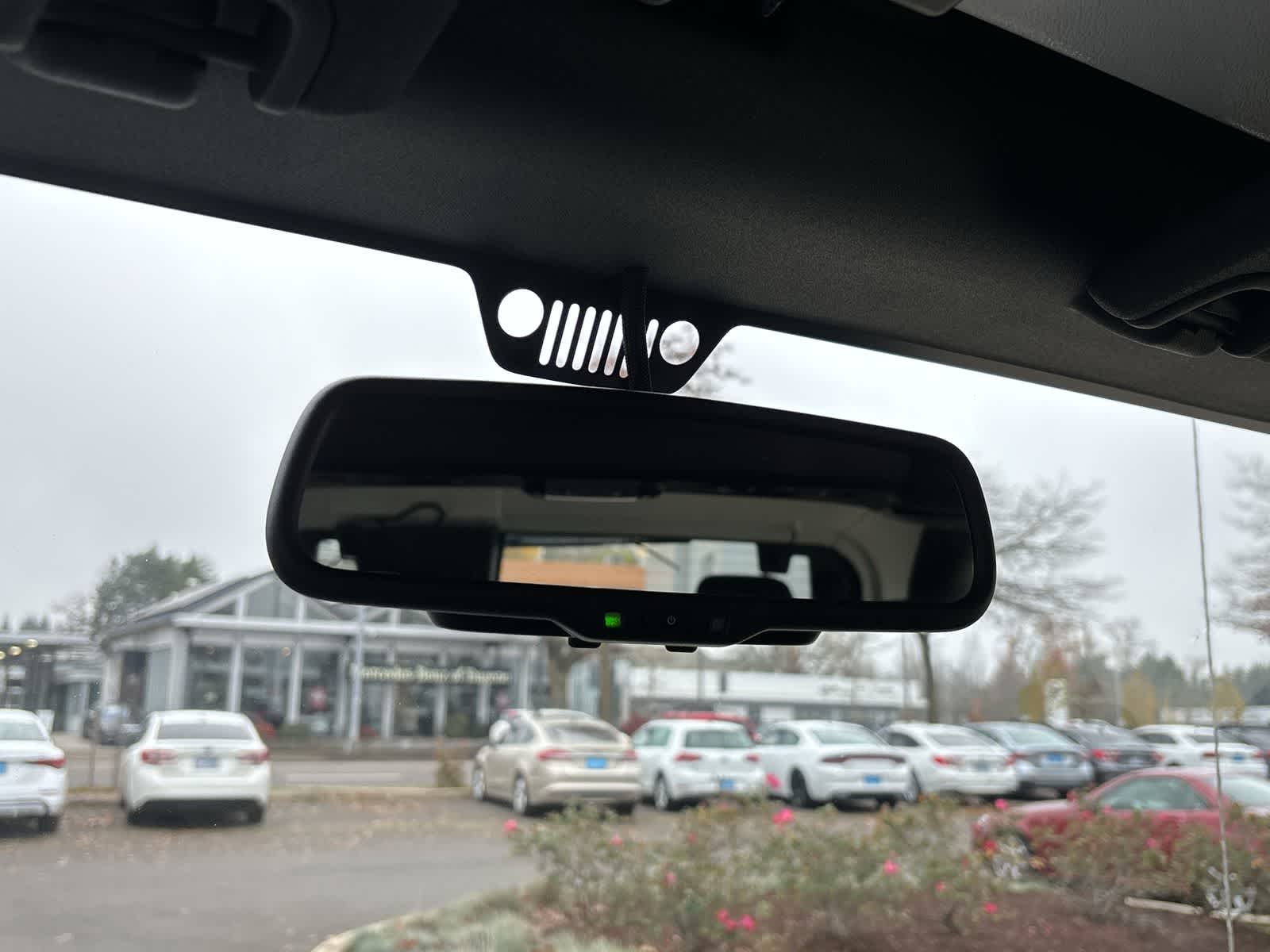 Thumbnail: 2015 Jeep Wrangler - 23