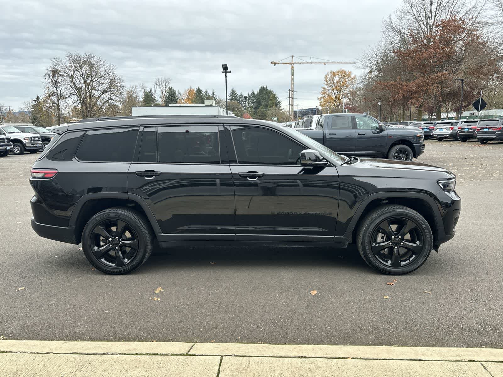 Thumbnail: 2023 Jeep Grand Cherokee - 6