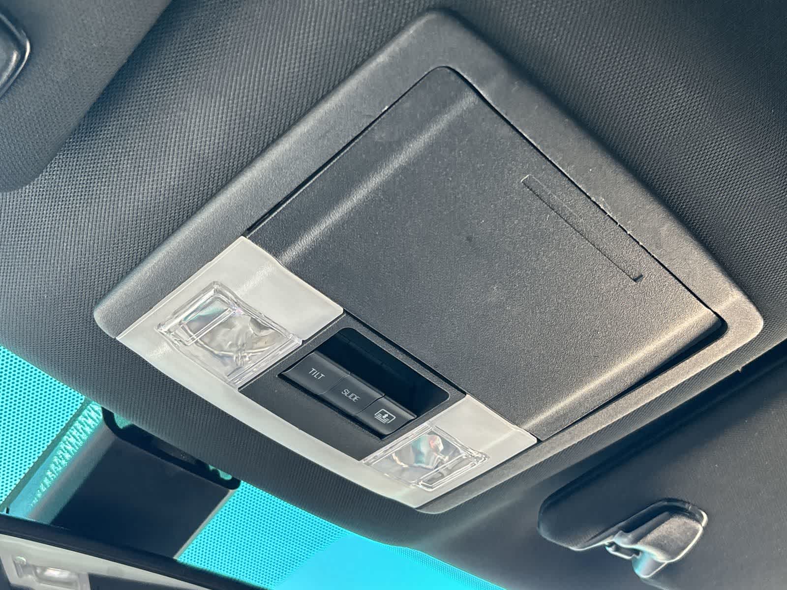 Thumbnail: 2016 Ford Explorer - 29