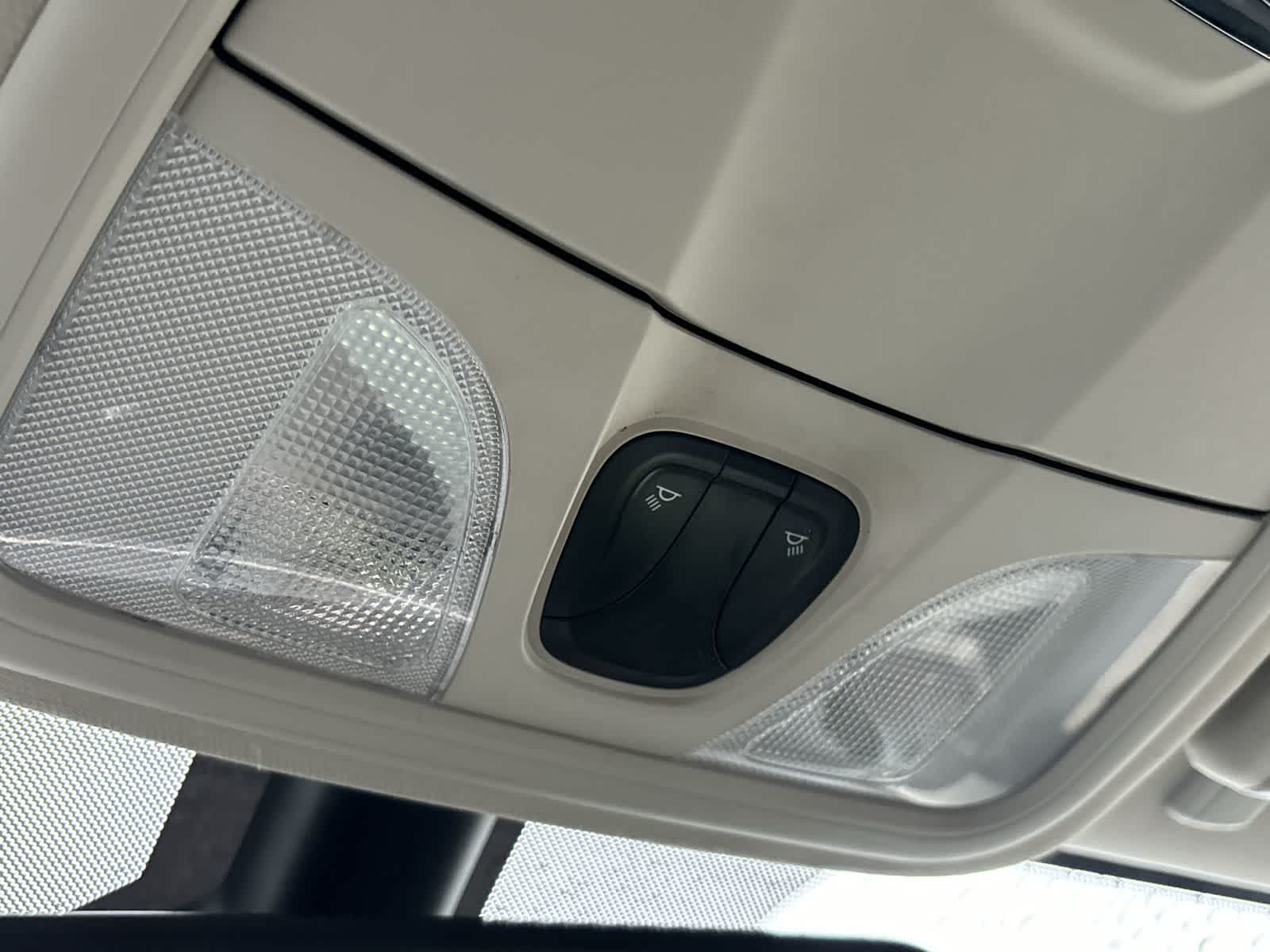 Thumbnail: 2018 Jeep Cherokee - 23