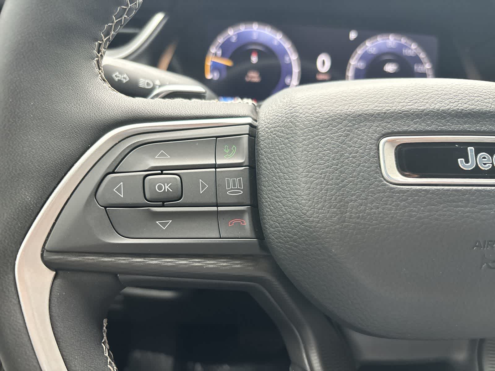 Thumbnail: 2023 Jeep Grand Cherokee - 14