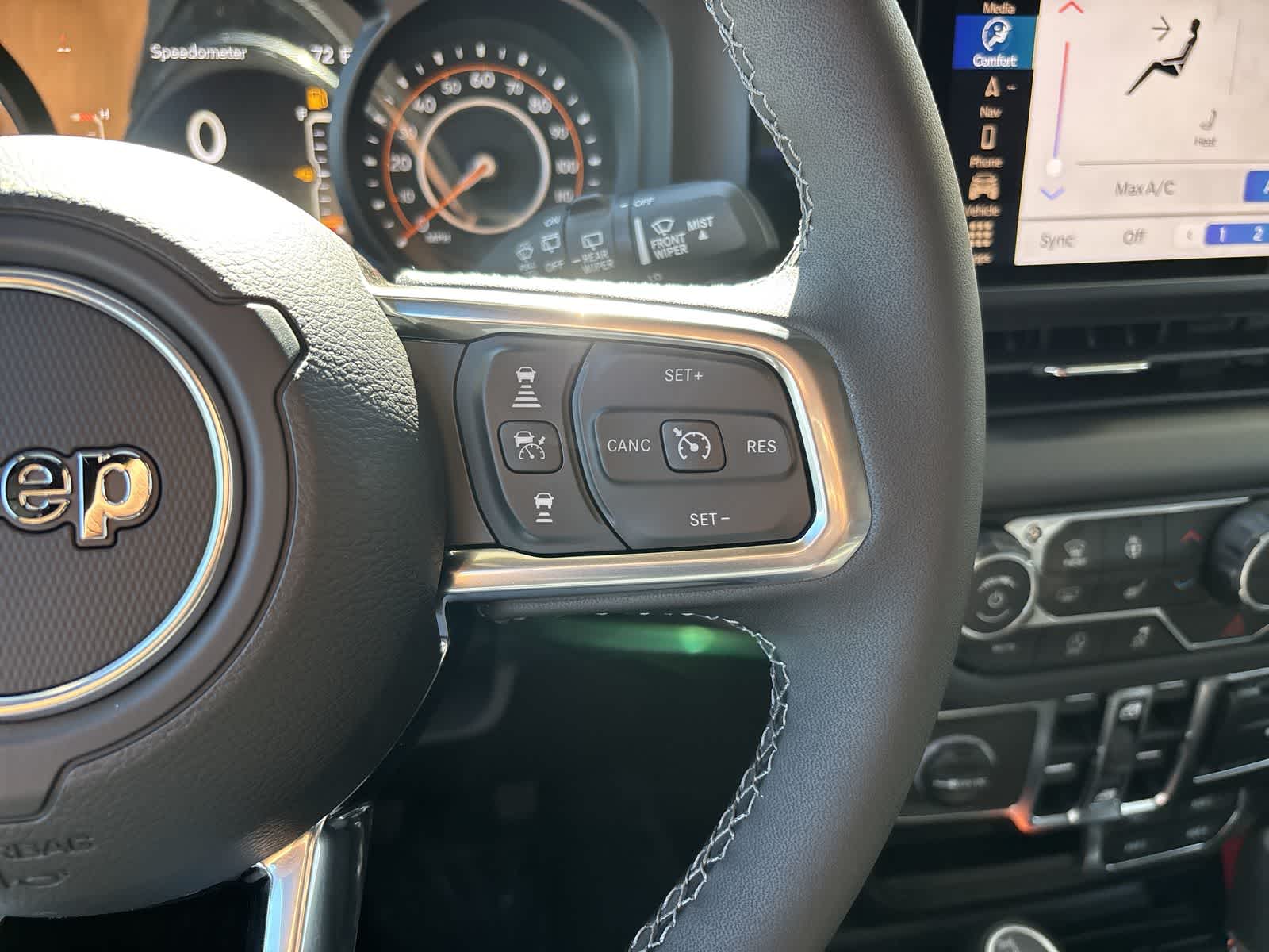 2027 Jeep Wrangler 4-Door Sahara - Photo 14