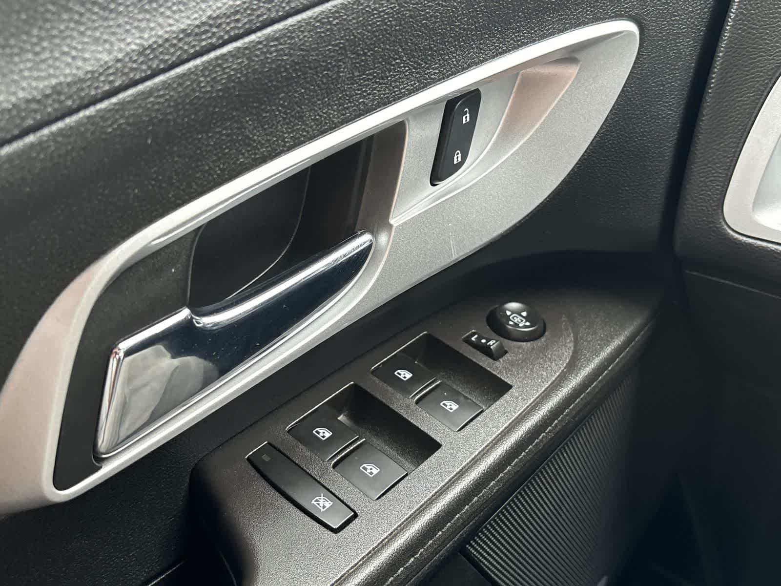 Thumbnail: 2016 Chevrolet Equinox - 16