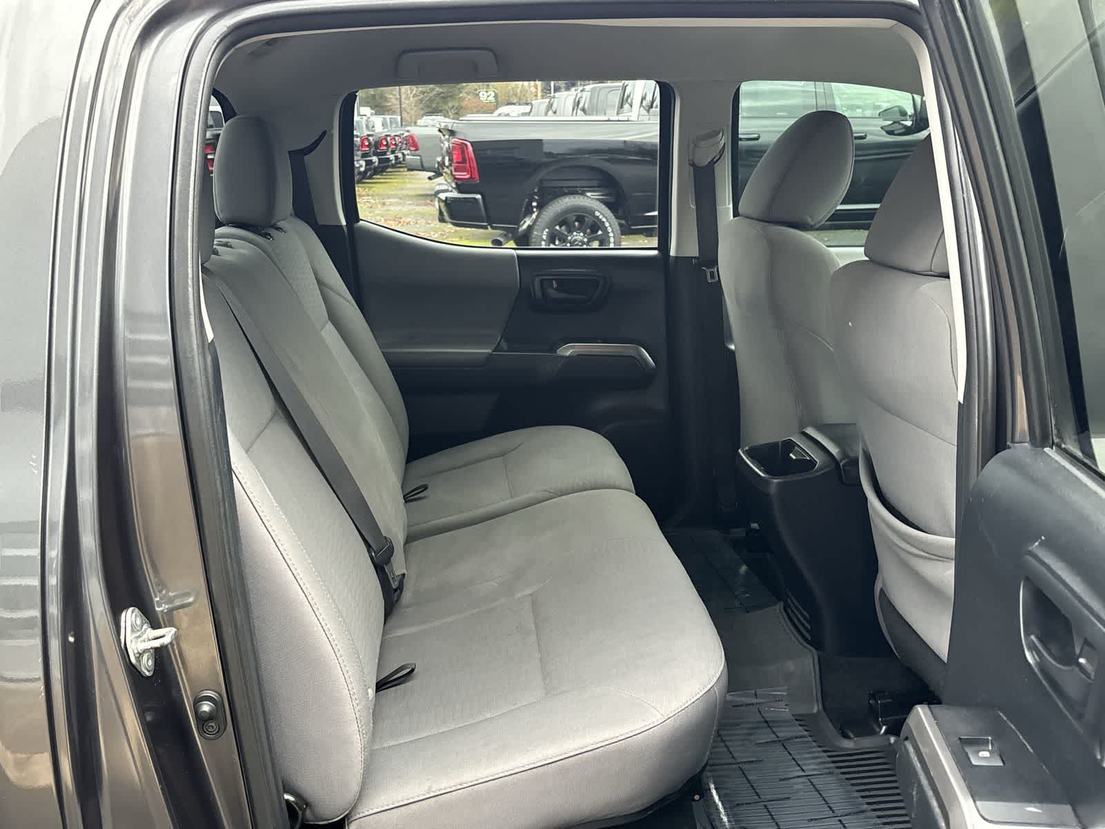 Thumbnail: 2018 Toyota Tacoma - 10