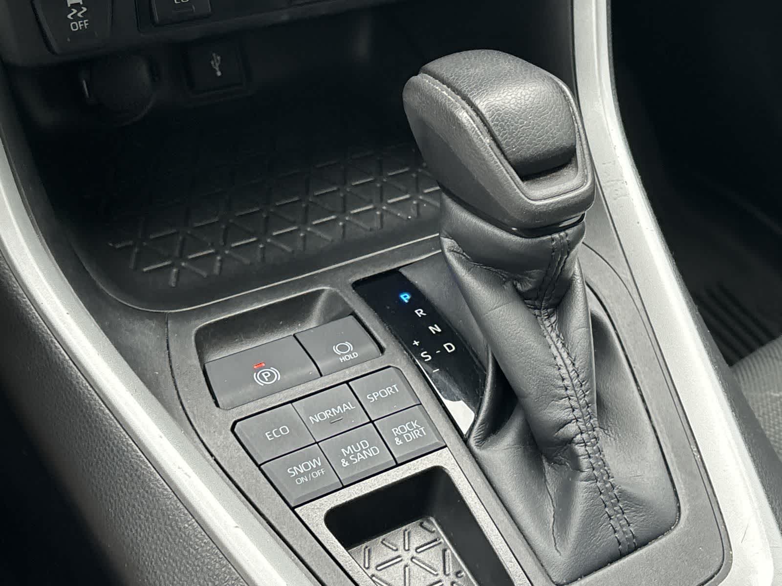 Thumbnail: 2022 Toyota RAV4 - 23