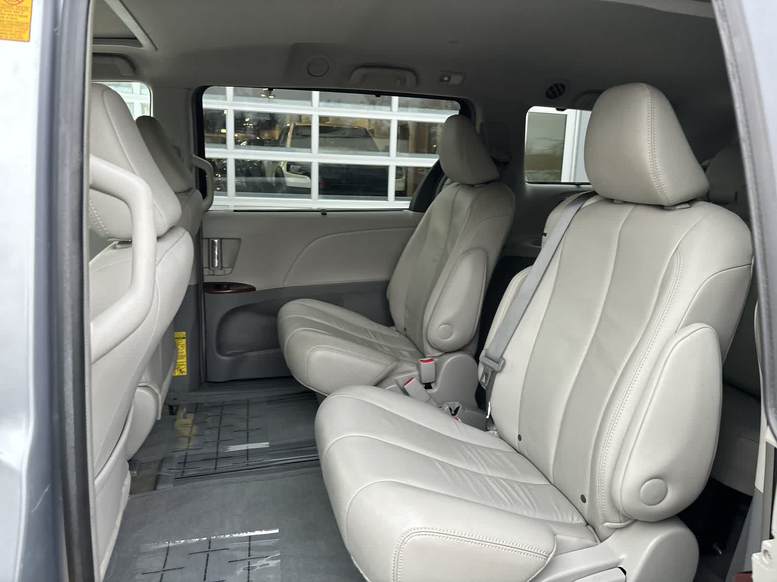 Thumbnail: 2013 Toyota Sienna - 7