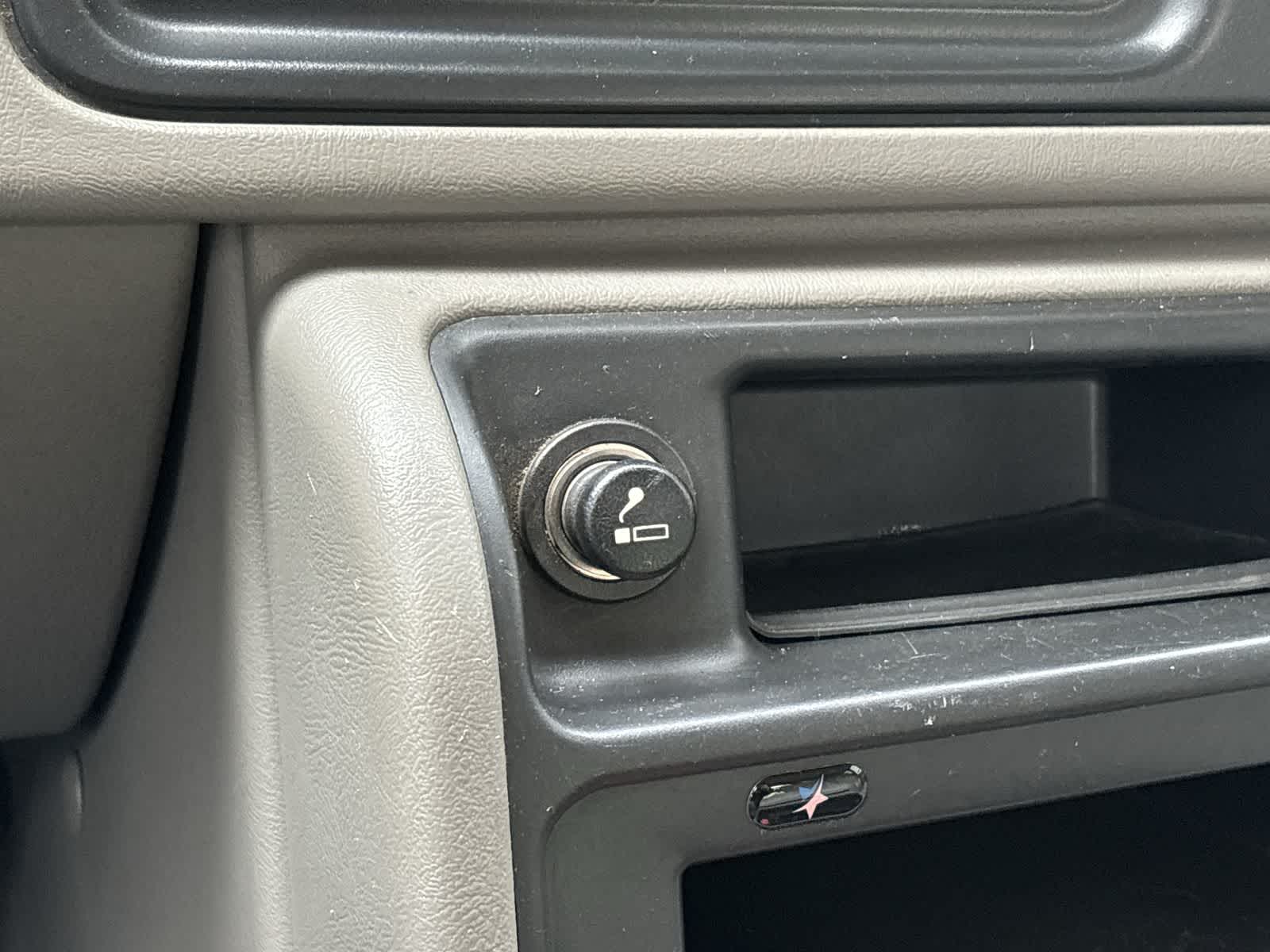 Thumbnail: 2005 GMC Sierra 1500 - 25