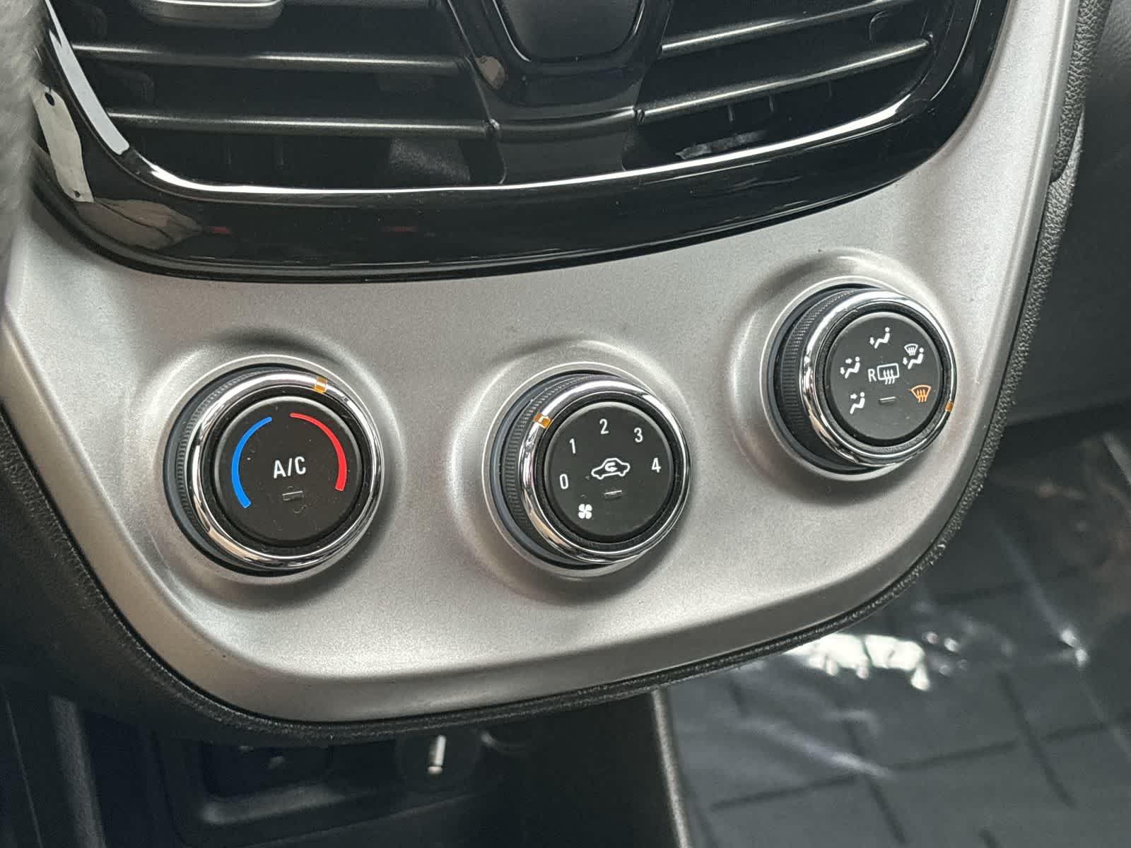 Thumbnail: 2018 Chevrolet Spark - 22