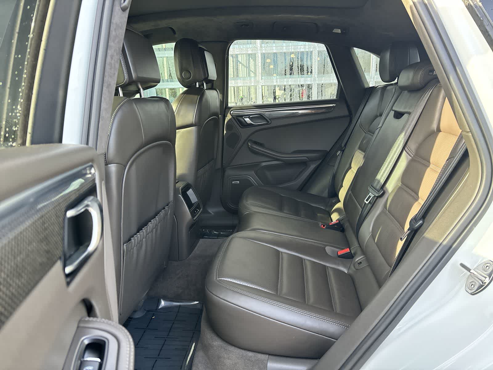 Thumbnail: 2015 Porsche Macan - 7