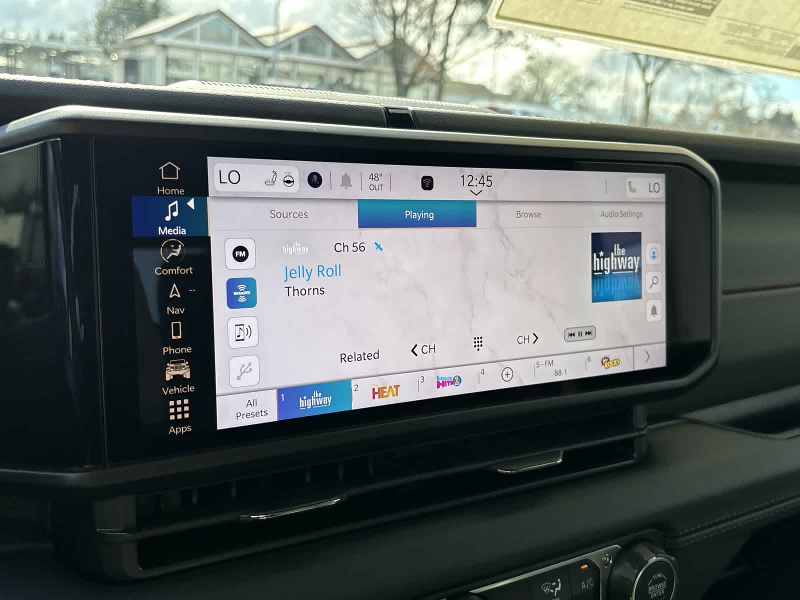 Thumbnail: 2026 Jeep Gladiator - 16