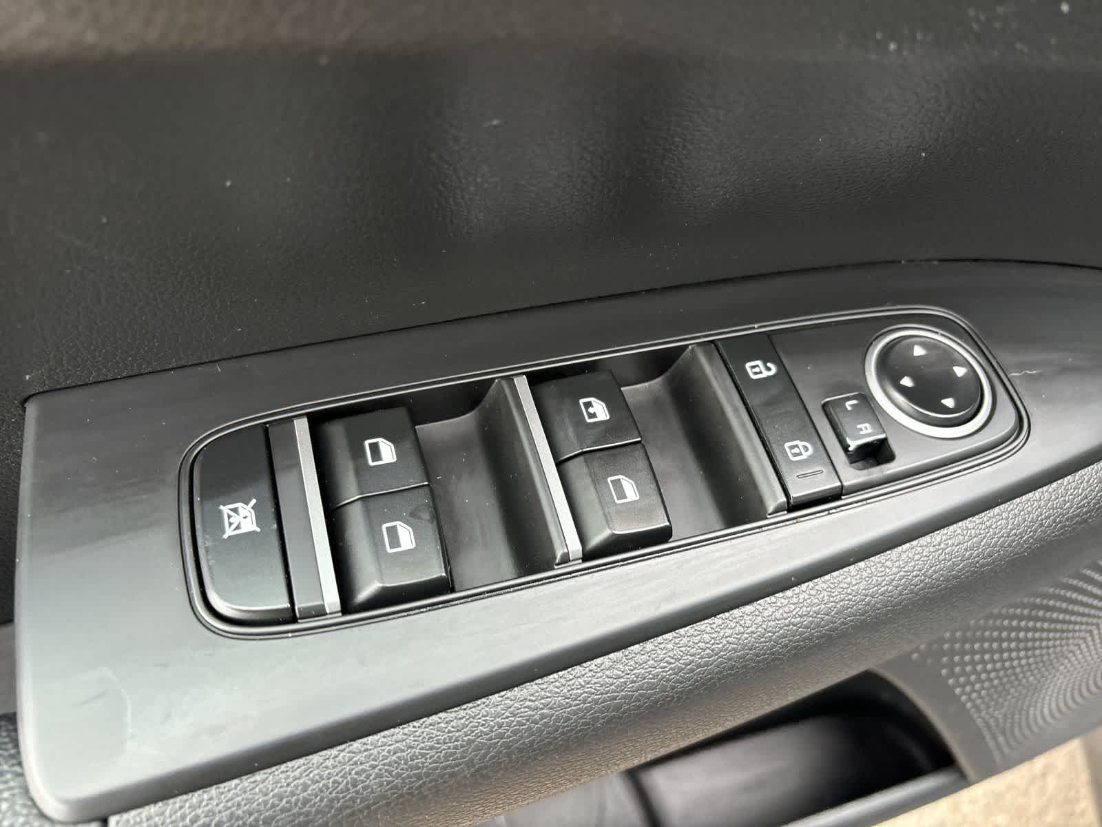 Thumbnail: 2023 Kia Forte - 10