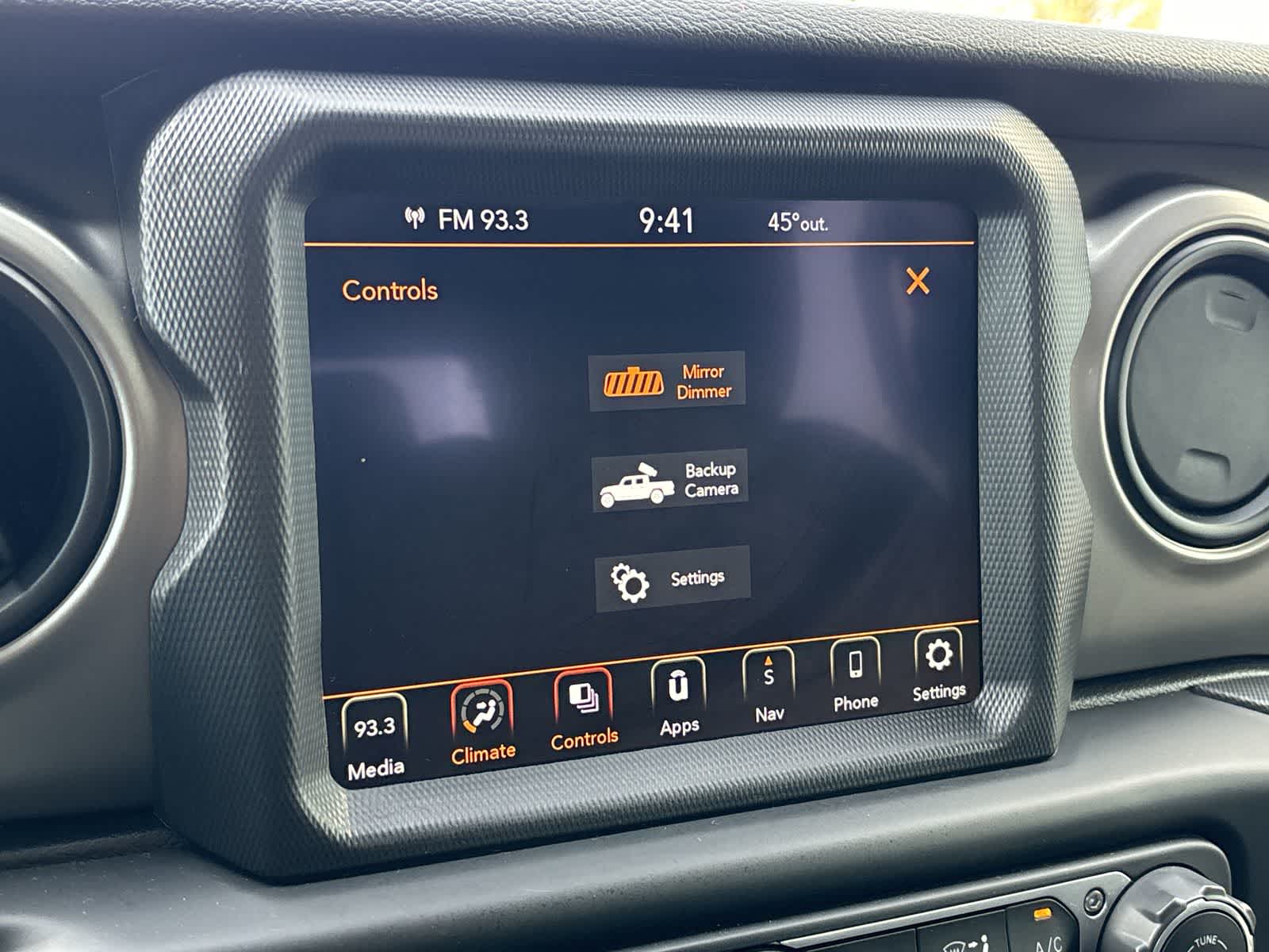 Thumbnail: 2021 Jeep Gladiator - 16