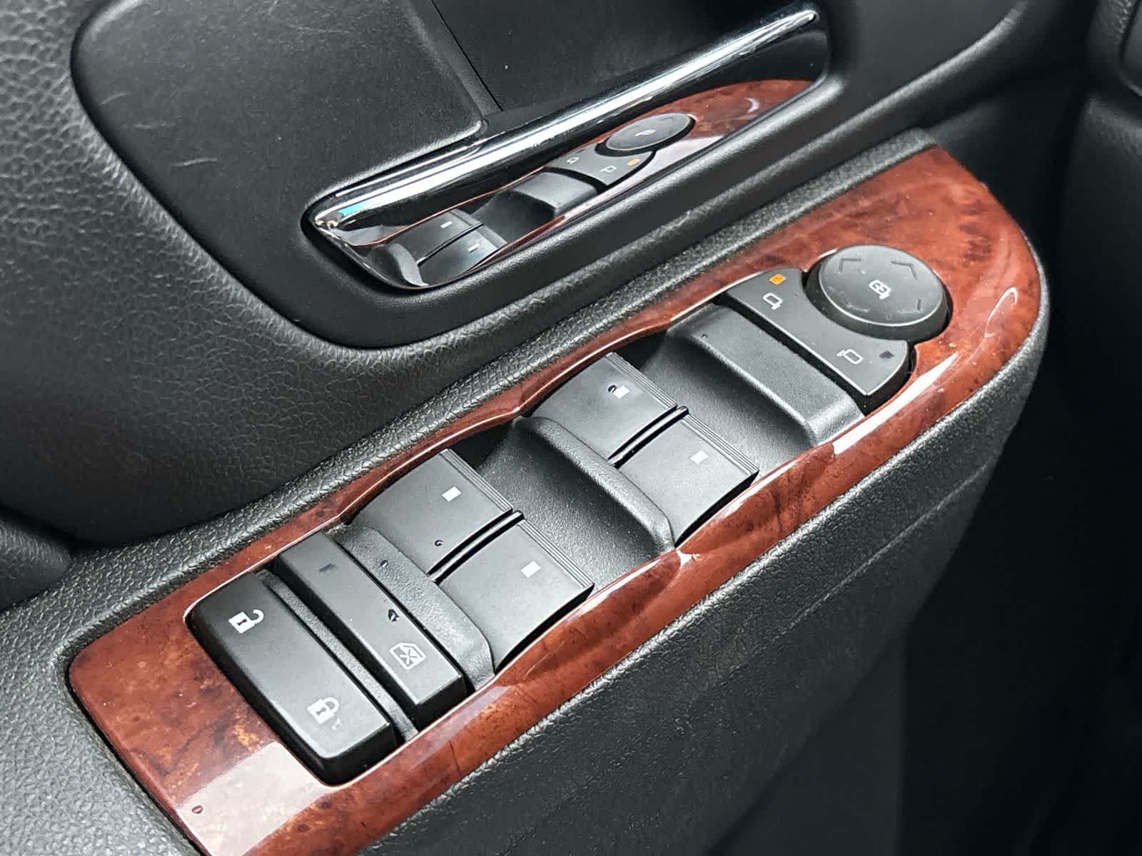 Thumbnail: 2011 Chevrolet Avalanche 1500 - 18