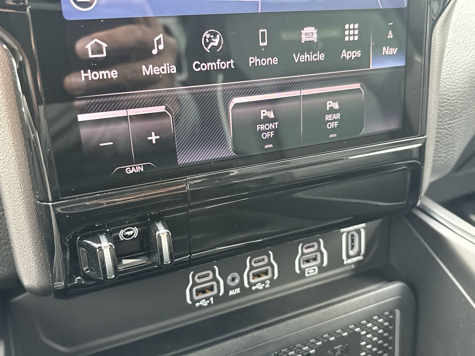 Thumbnail: 2026 RAM 1500 - 25