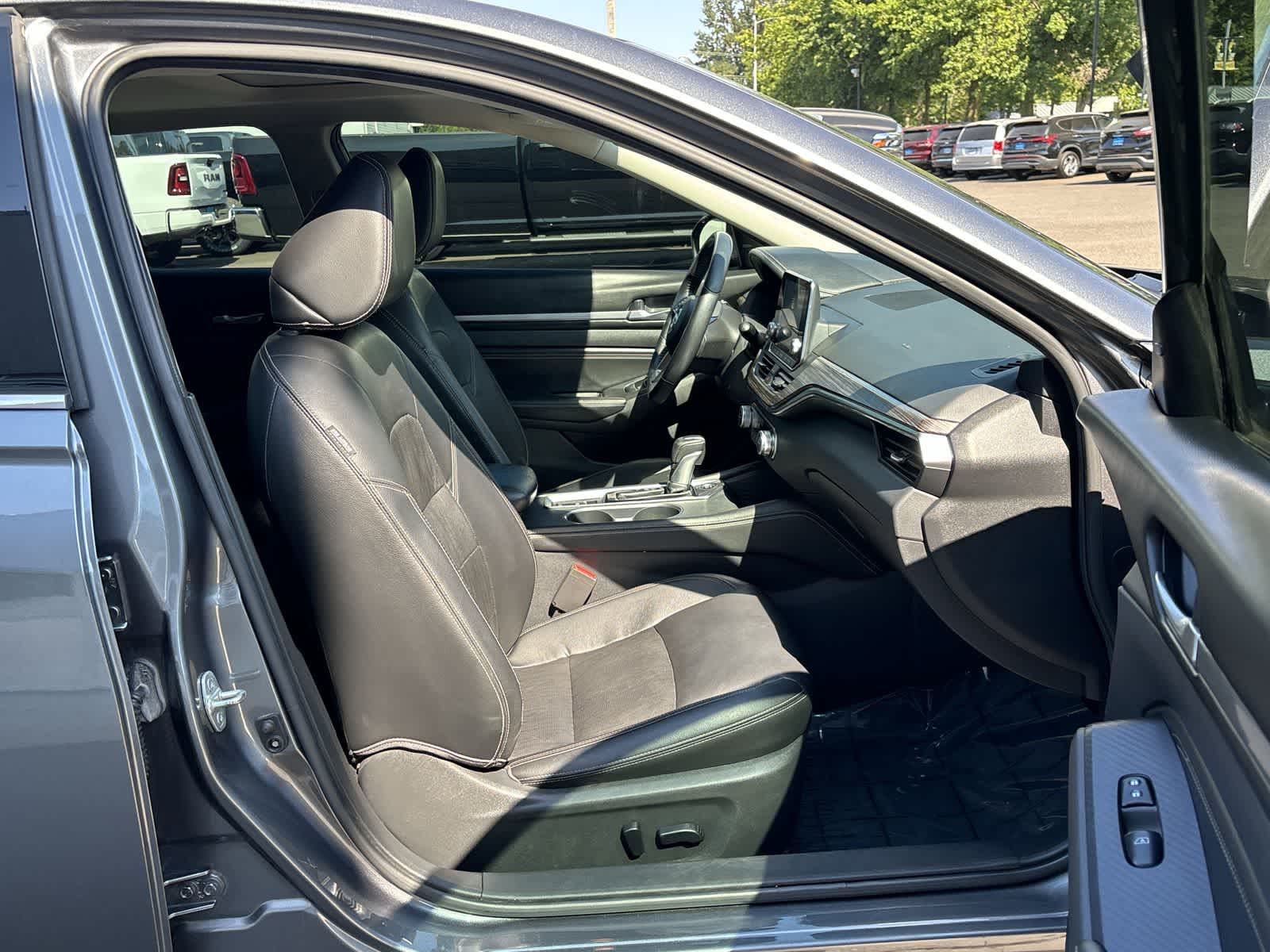 Thumbnail: 2019 Nissan Altima - 9