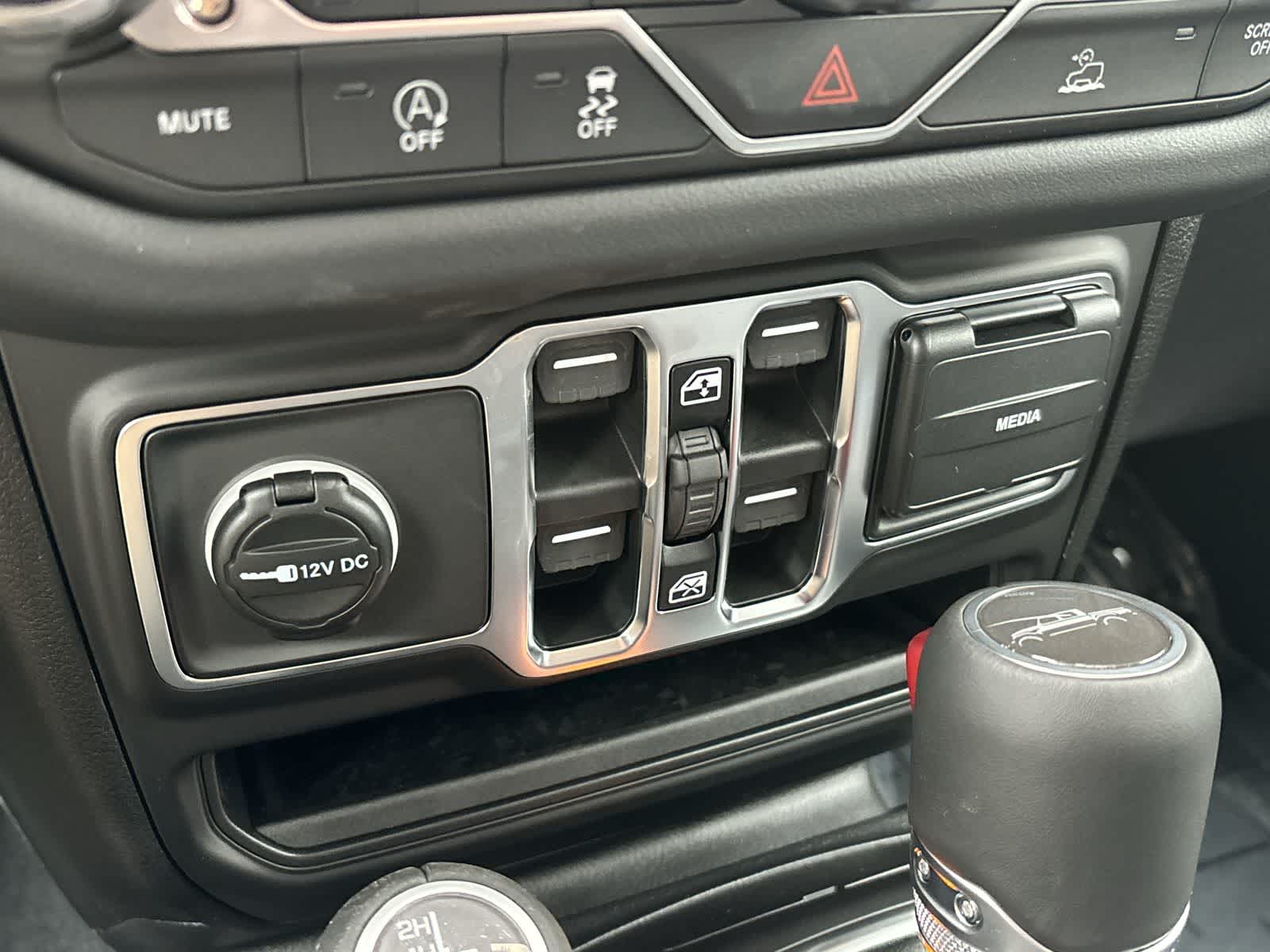 Thumbnail: 2026 Jeep Gladiator - 23