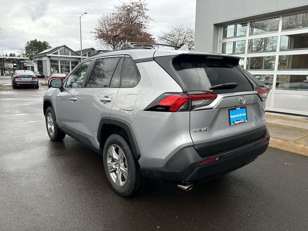 Used 2022 Toyota RAV4 XLE SUV