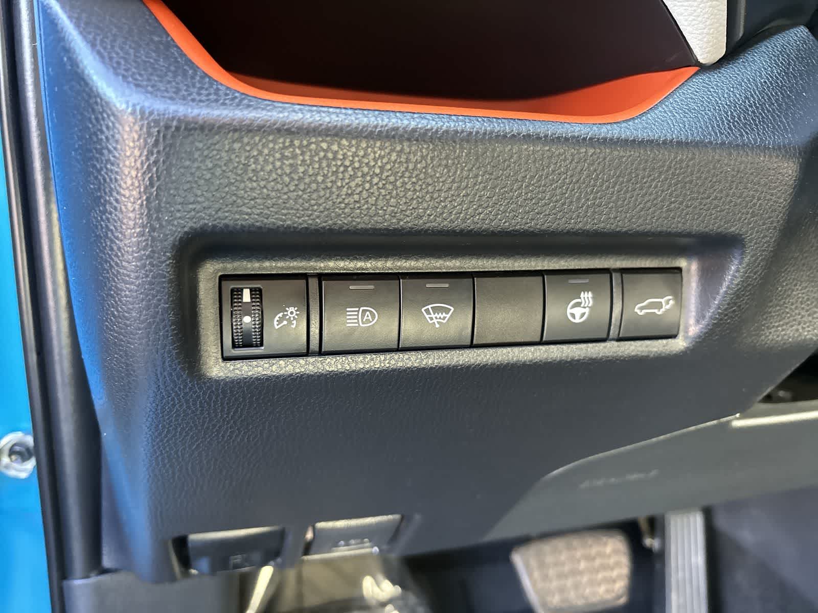 Thumbnail: 2019 Toyota RAV4 - 12