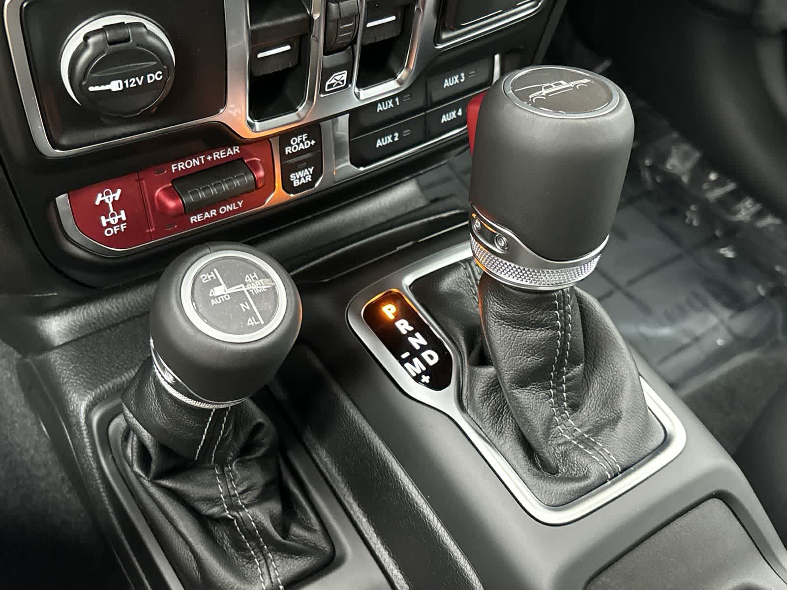 Thumbnail: 2025 Jeep Gladiator - 25