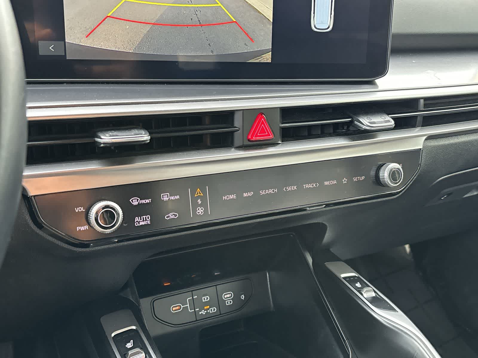 Thumbnail: 2024 Kia Sorento - 18