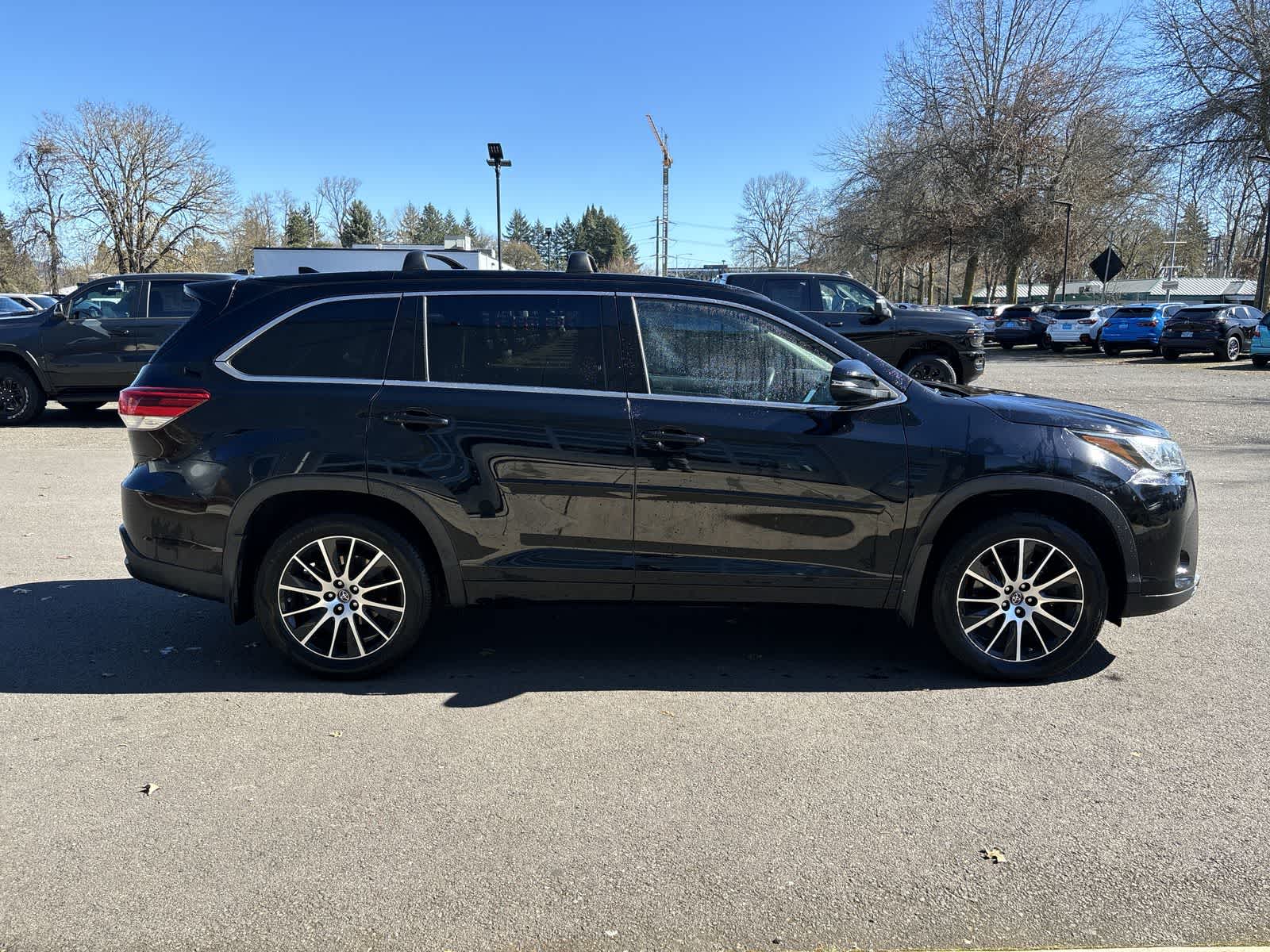 Thumbnail: 2017 Toyota Highlander - 5