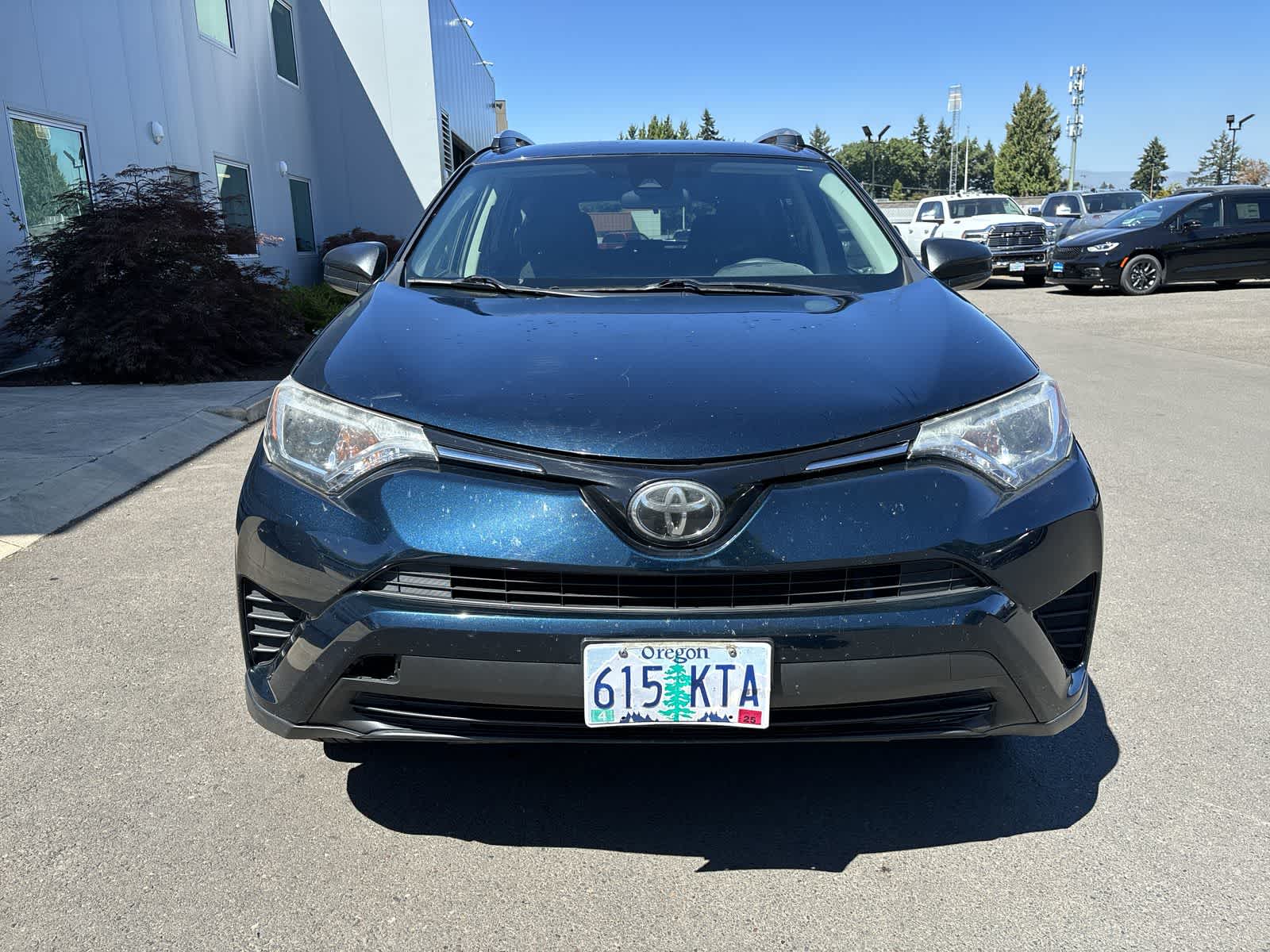 Thumbnail: 2018 Toyota RAV4 - 8