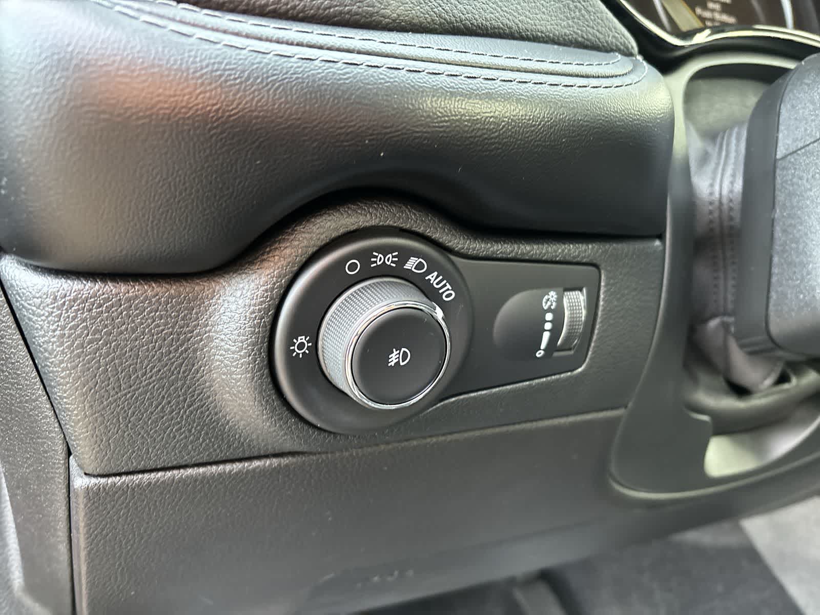 Thumbnail: 2021 Dodge Durango - 10