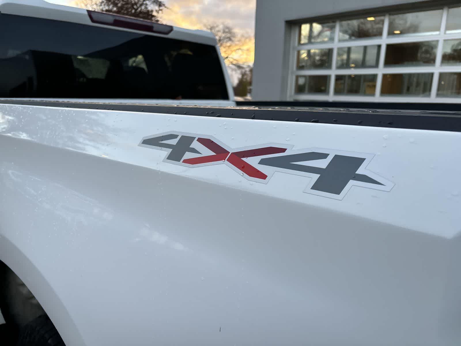 Thumbnail: 2020 Chevrolet Silverado 1500 - 4