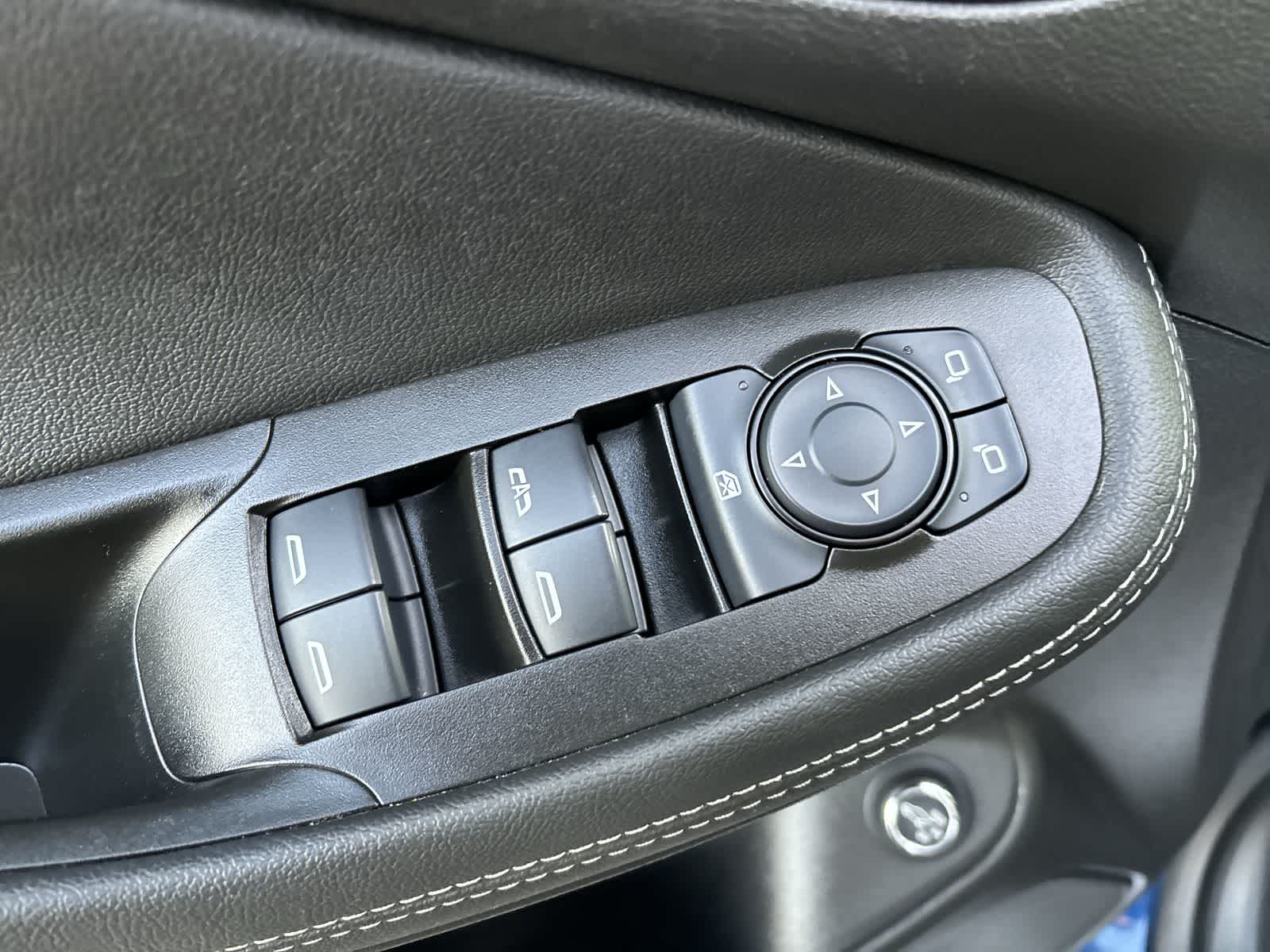 Thumbnail: 2023 Buick Encore GX - 9