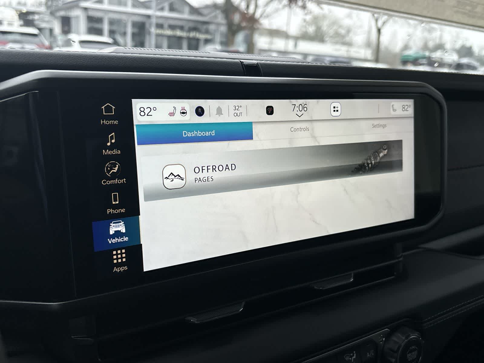 Thumbnail: 2026 Jeep Gladiator - 22