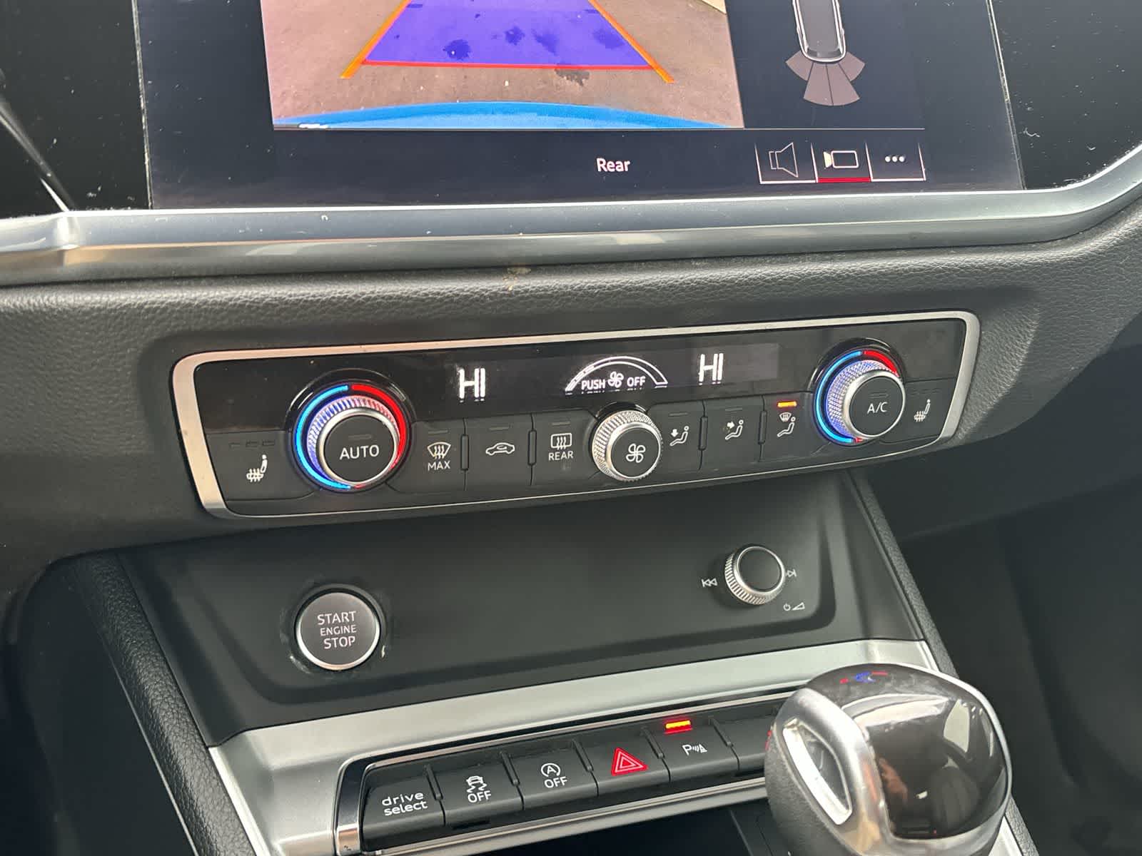 Thumbnail: 2020 Audi Q3 - 18