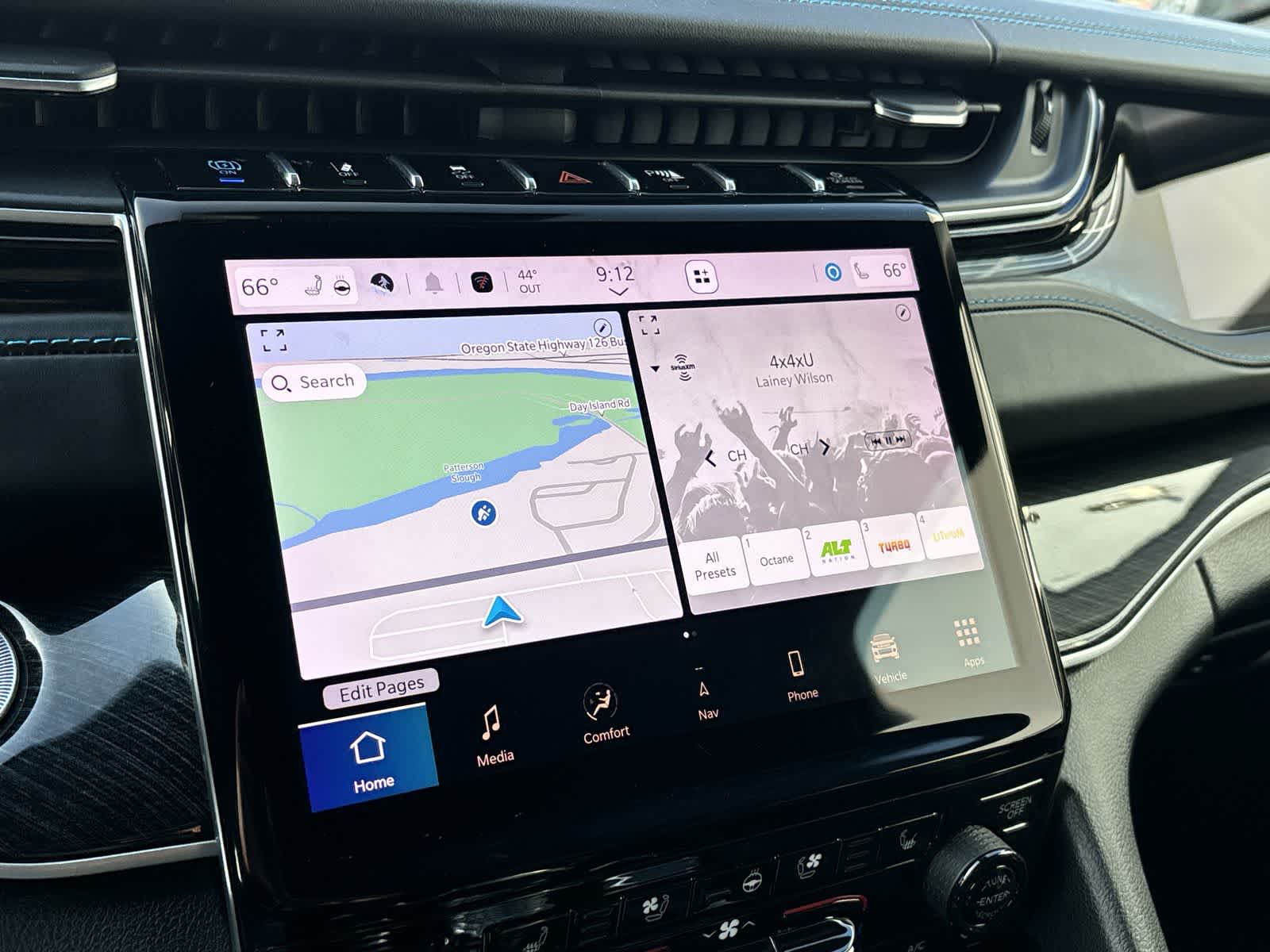 Thumbnail: 2022 Jeep Grand Cherokee - 17